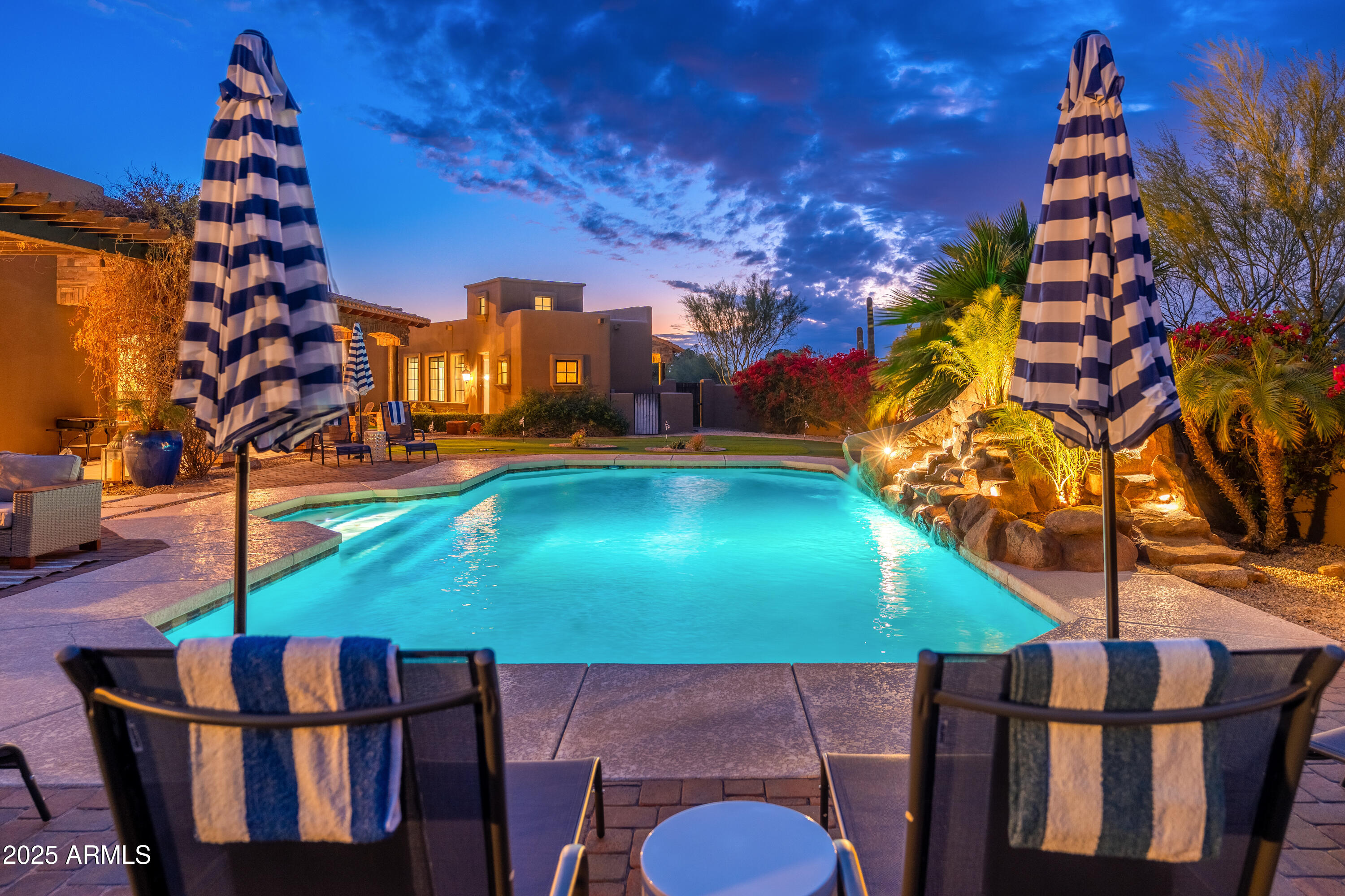 PINNACLE PARADISE - Residential