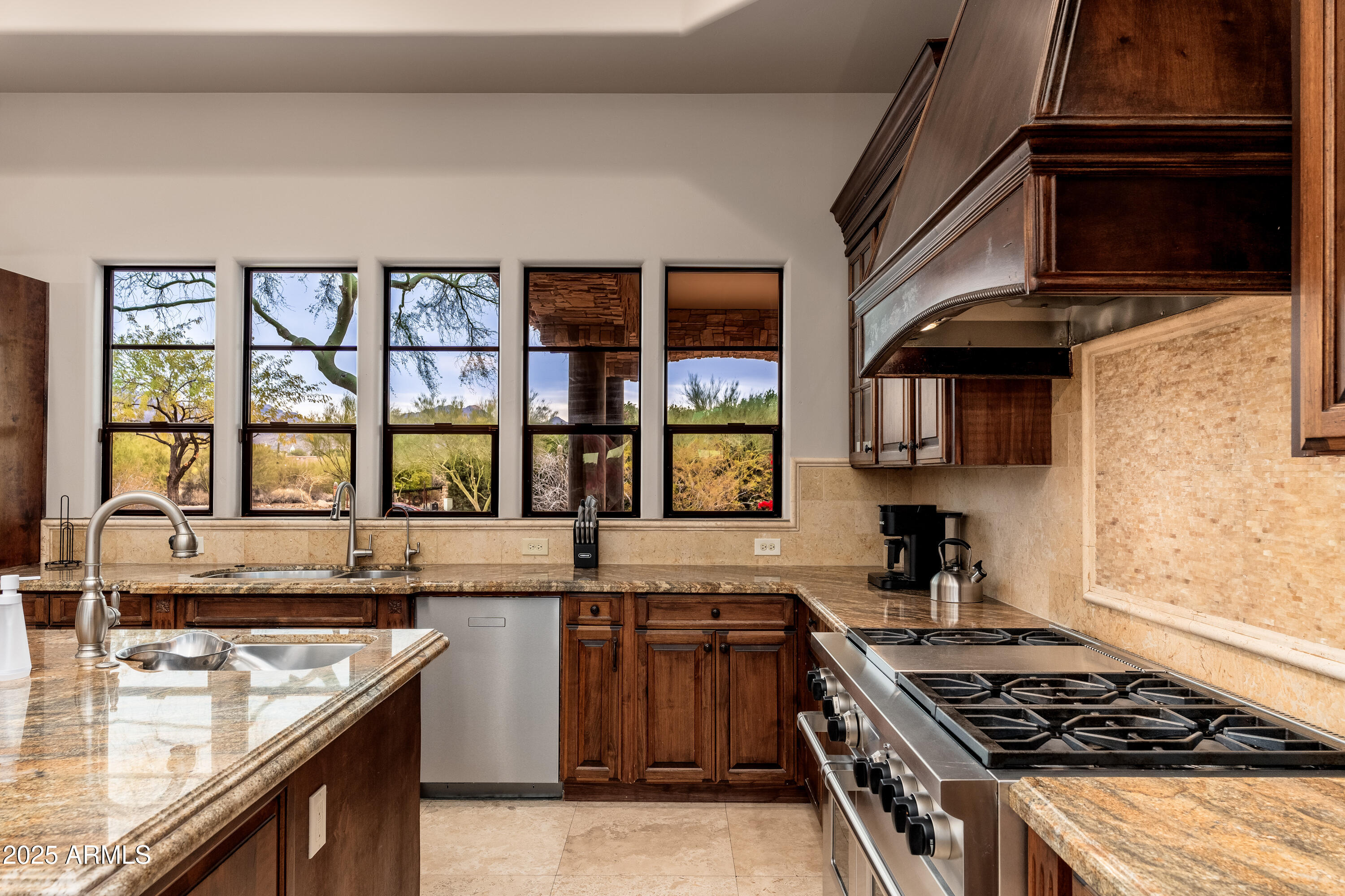 PINNACLE PARADISE - Residential