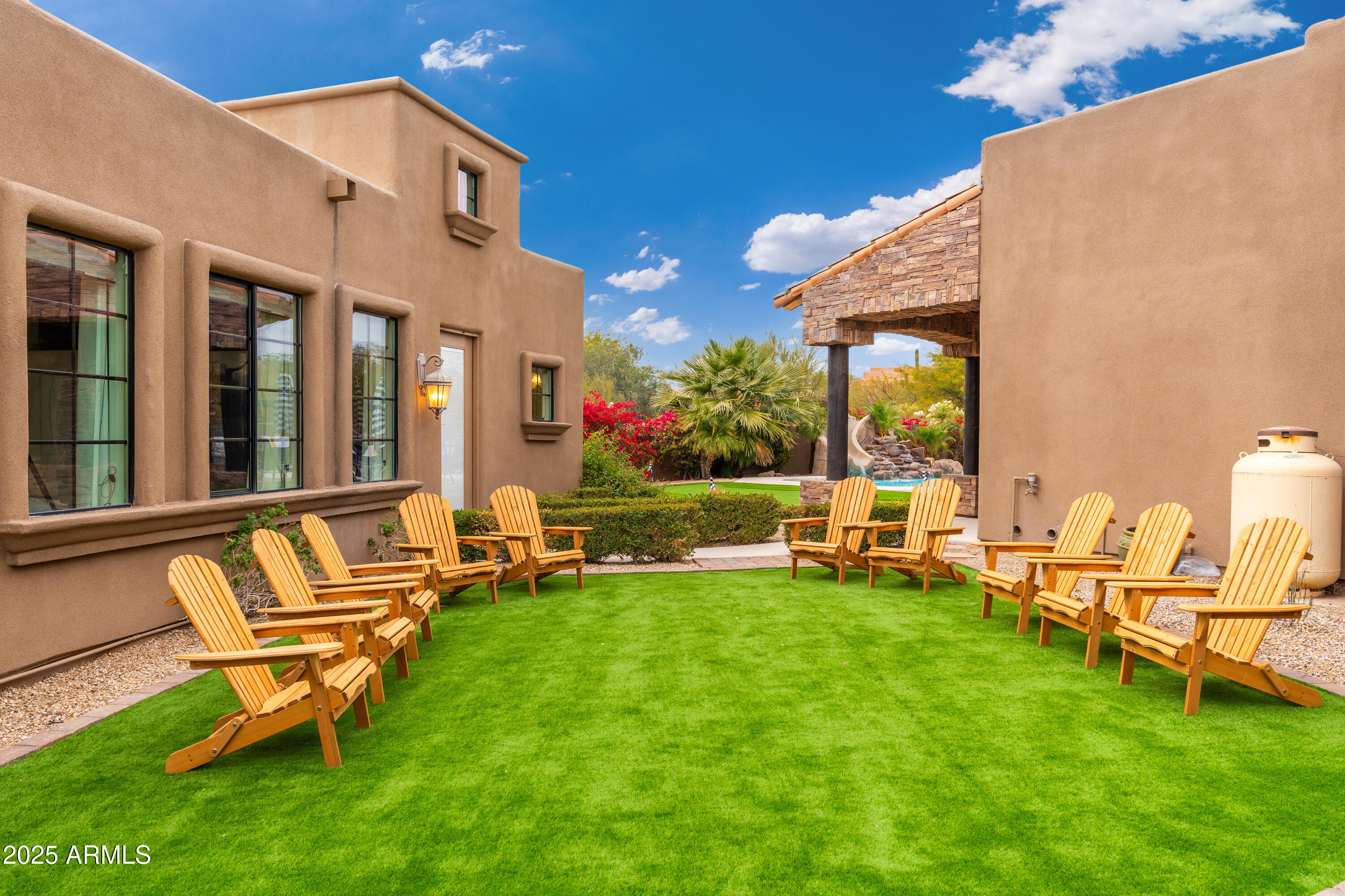 PINNACLE PARADISE - Residential