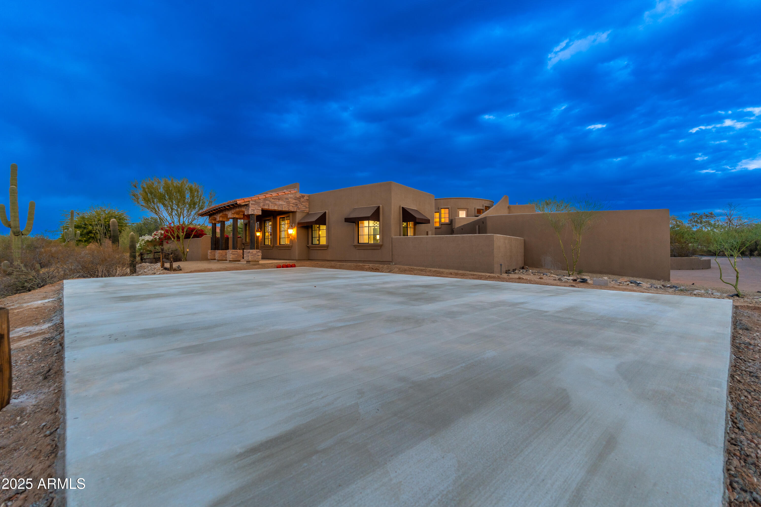 PINNACLE PARADISE - Residential