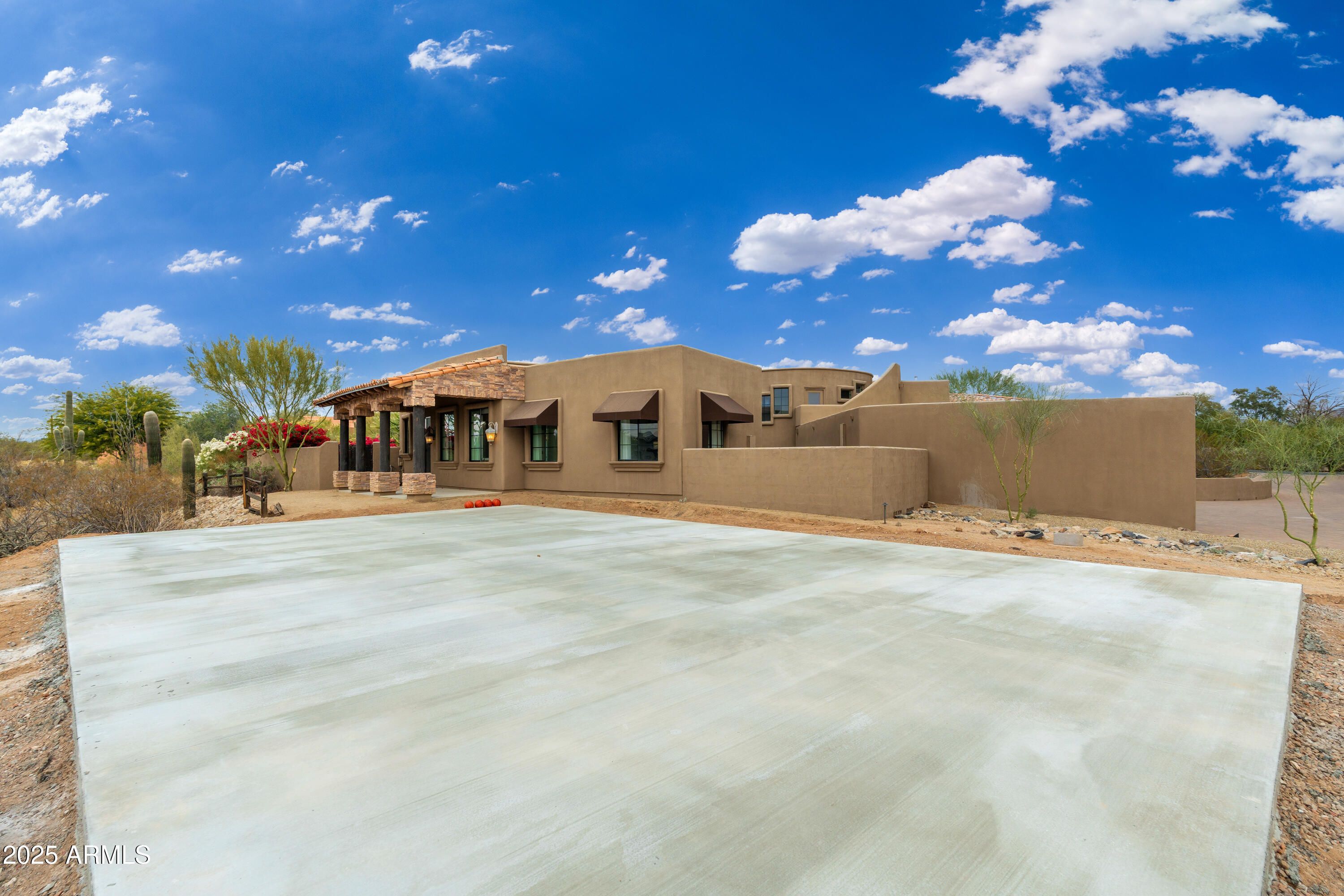 PINNACLE PARADISE - Residential