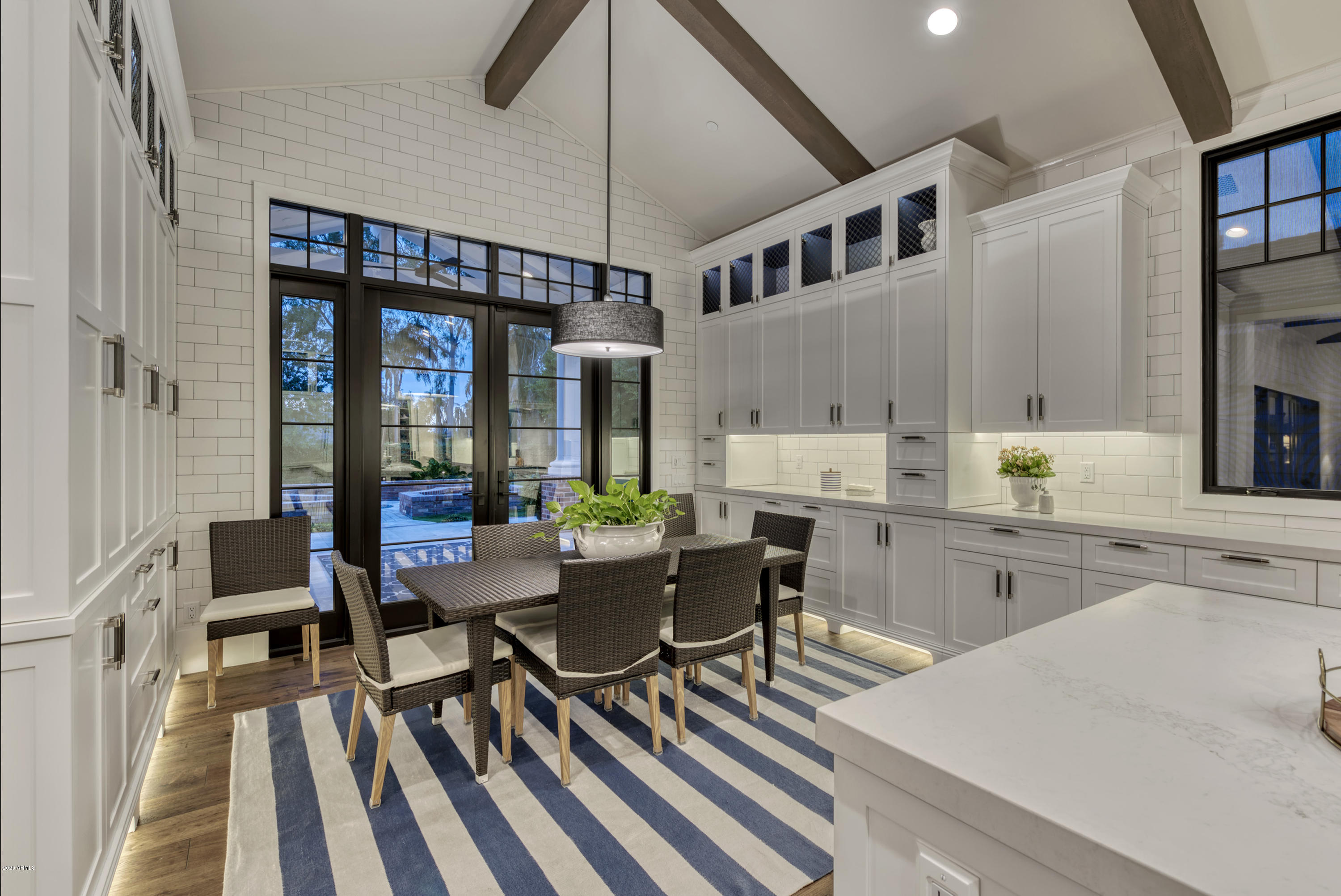 WHITE GATES - Residential