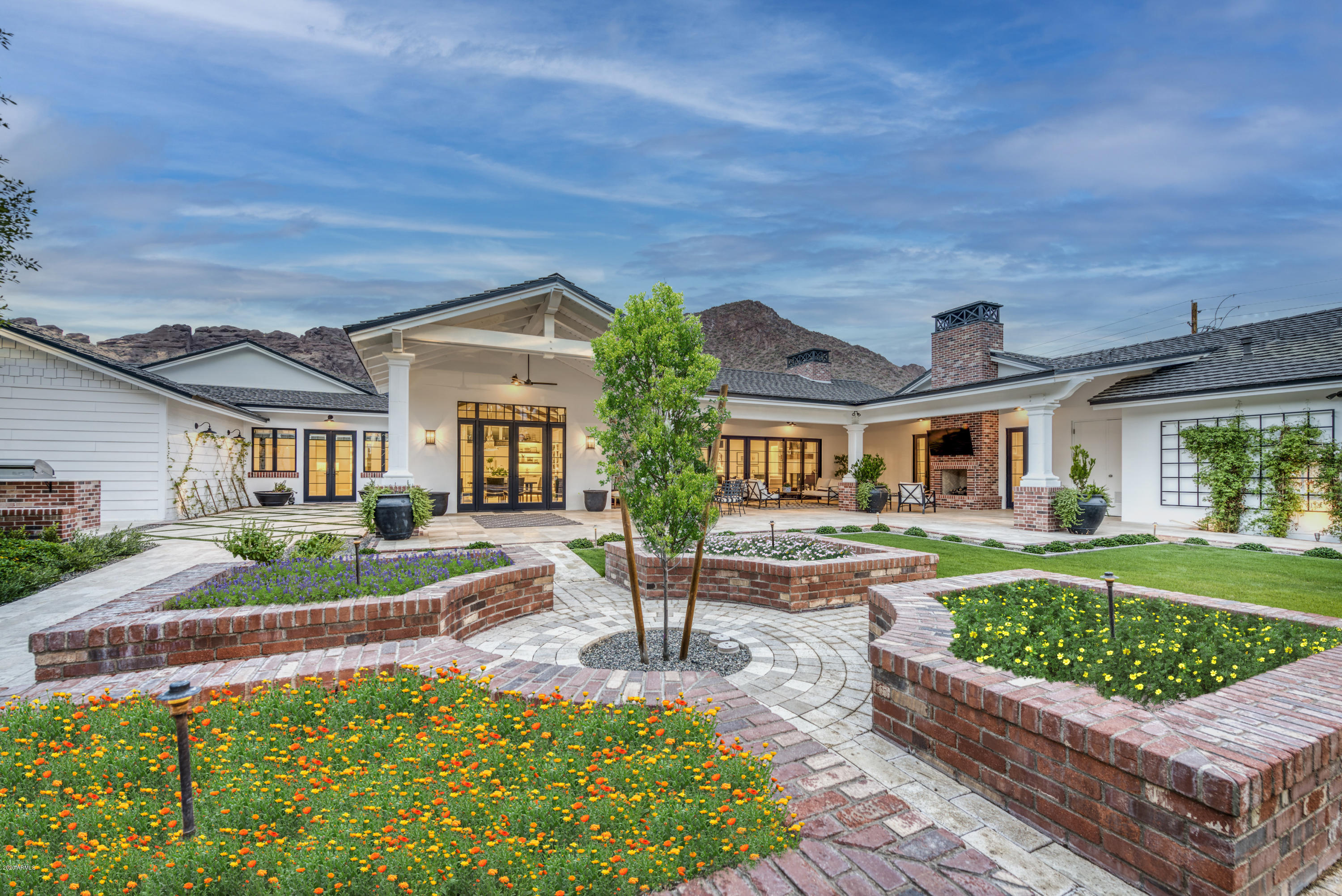 WHITE GATES - Residential