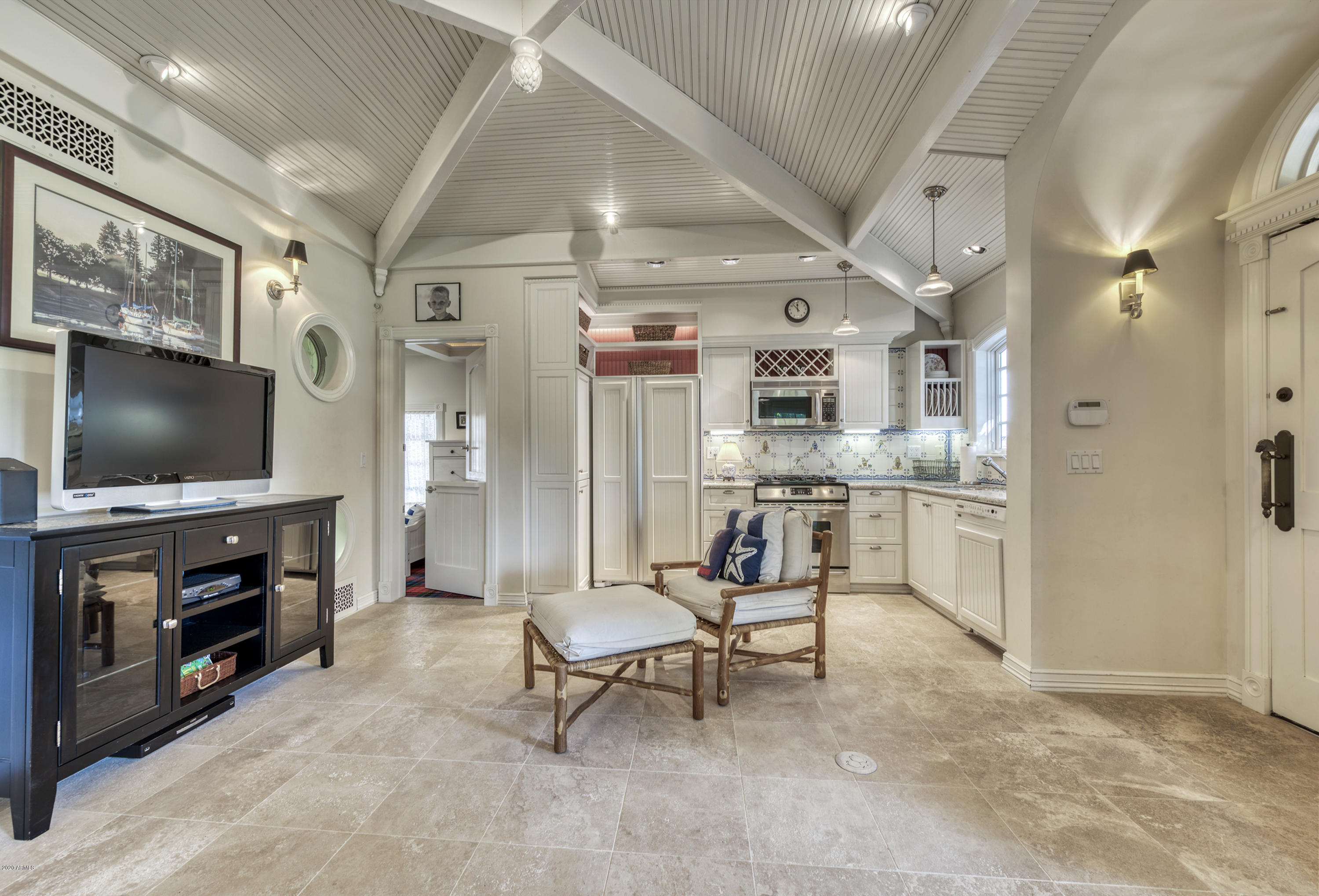 WHITE GATES - Residential