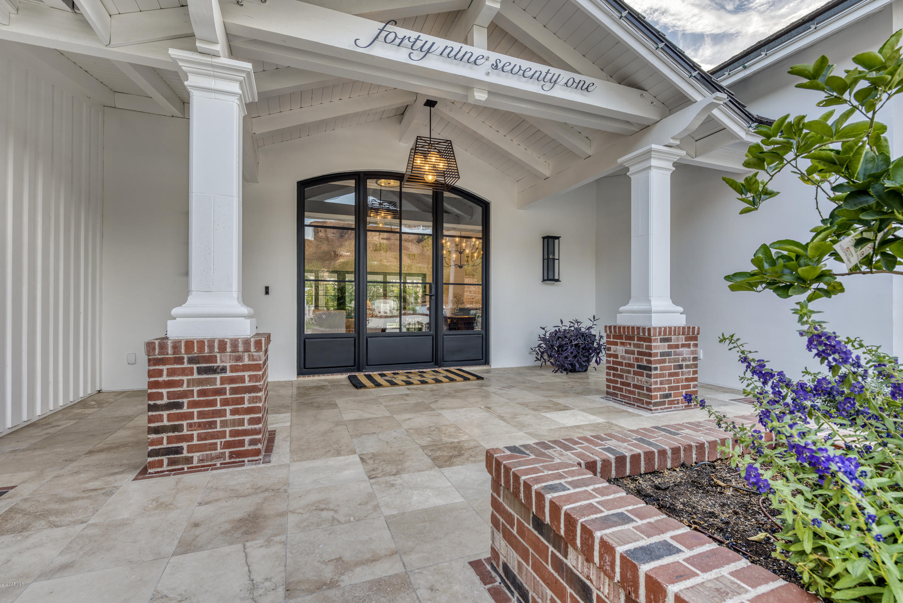 WHITE GATES - Residential