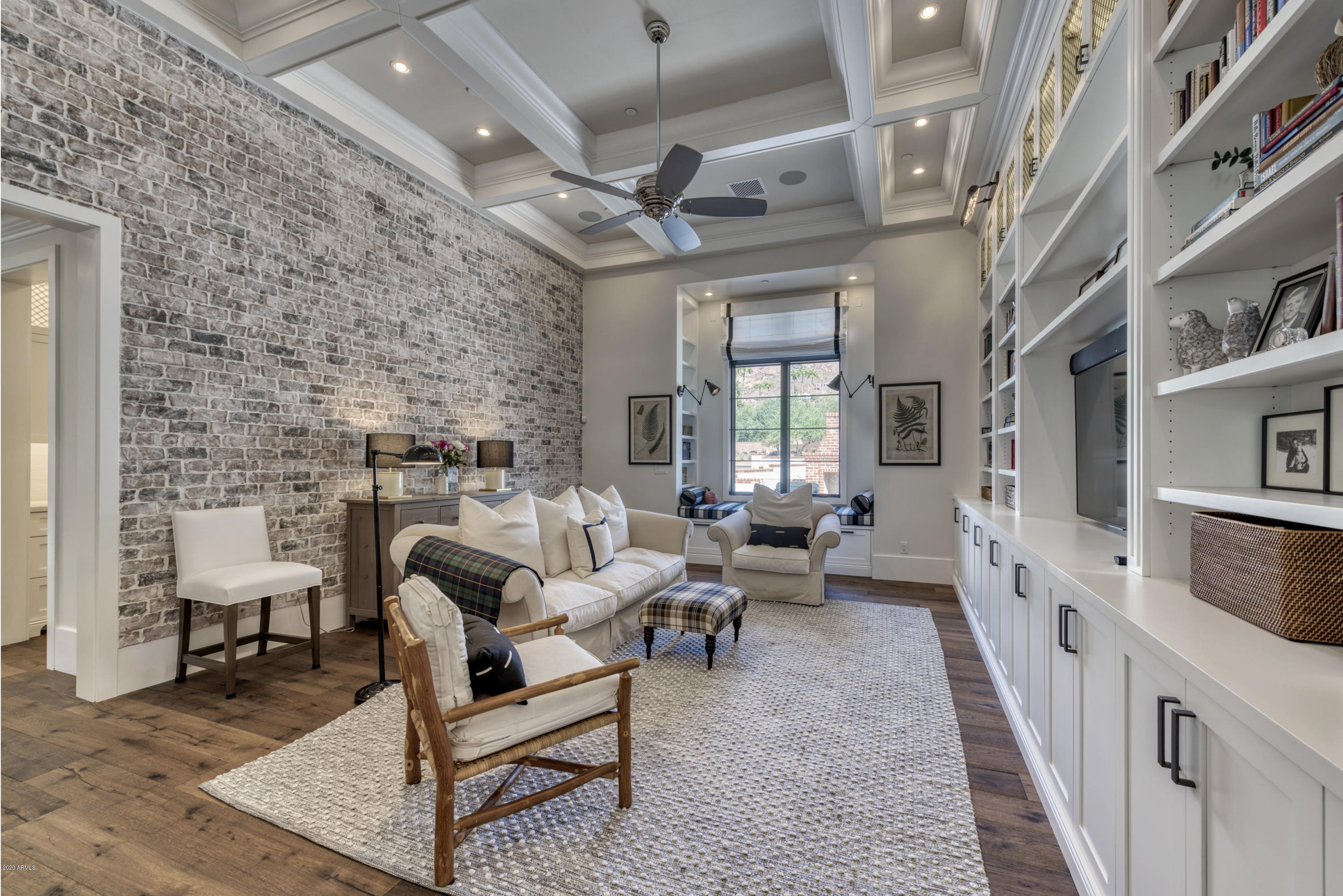 WHITE GATES - Residential