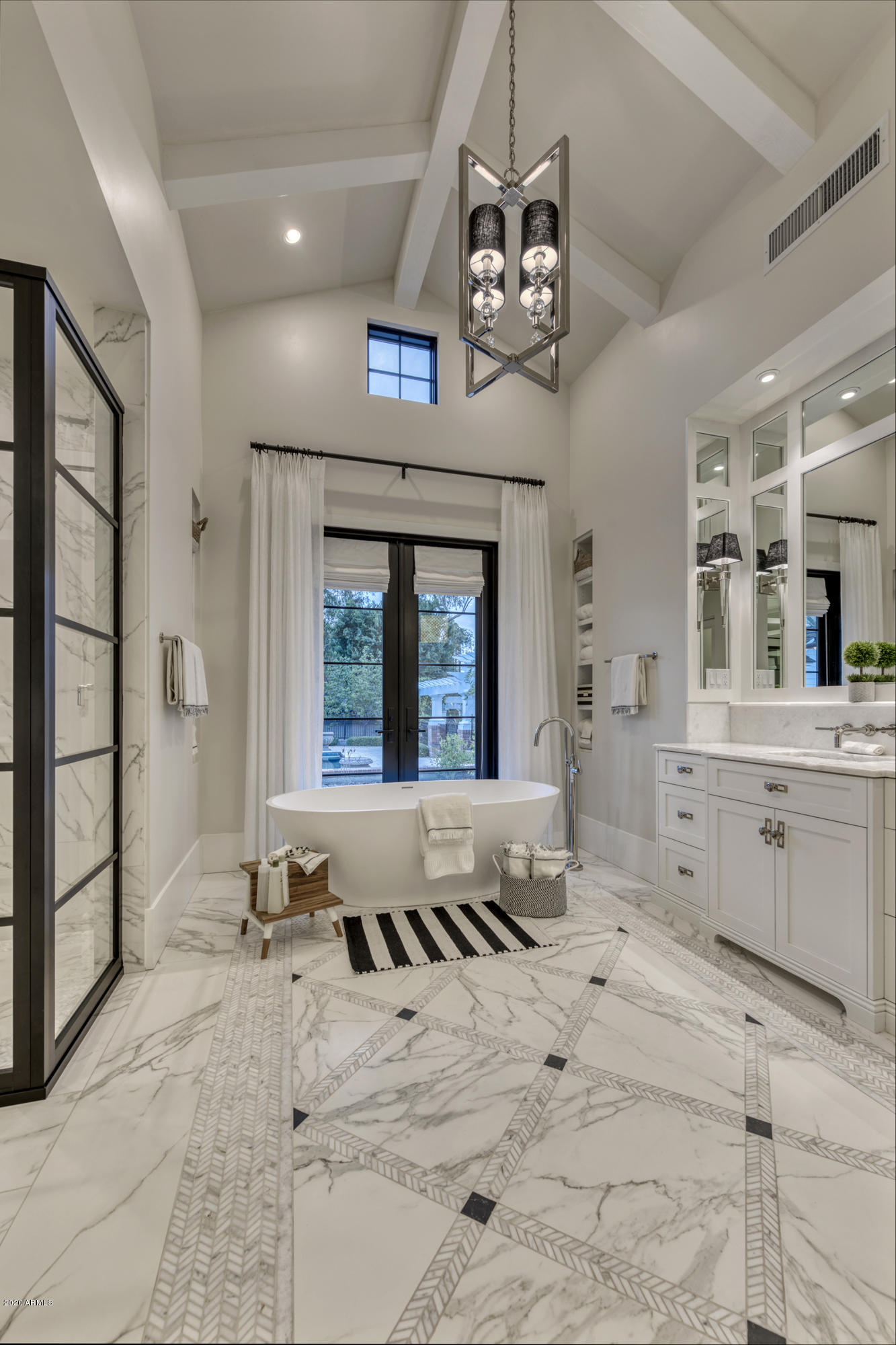 WHITE GATES - Residential
