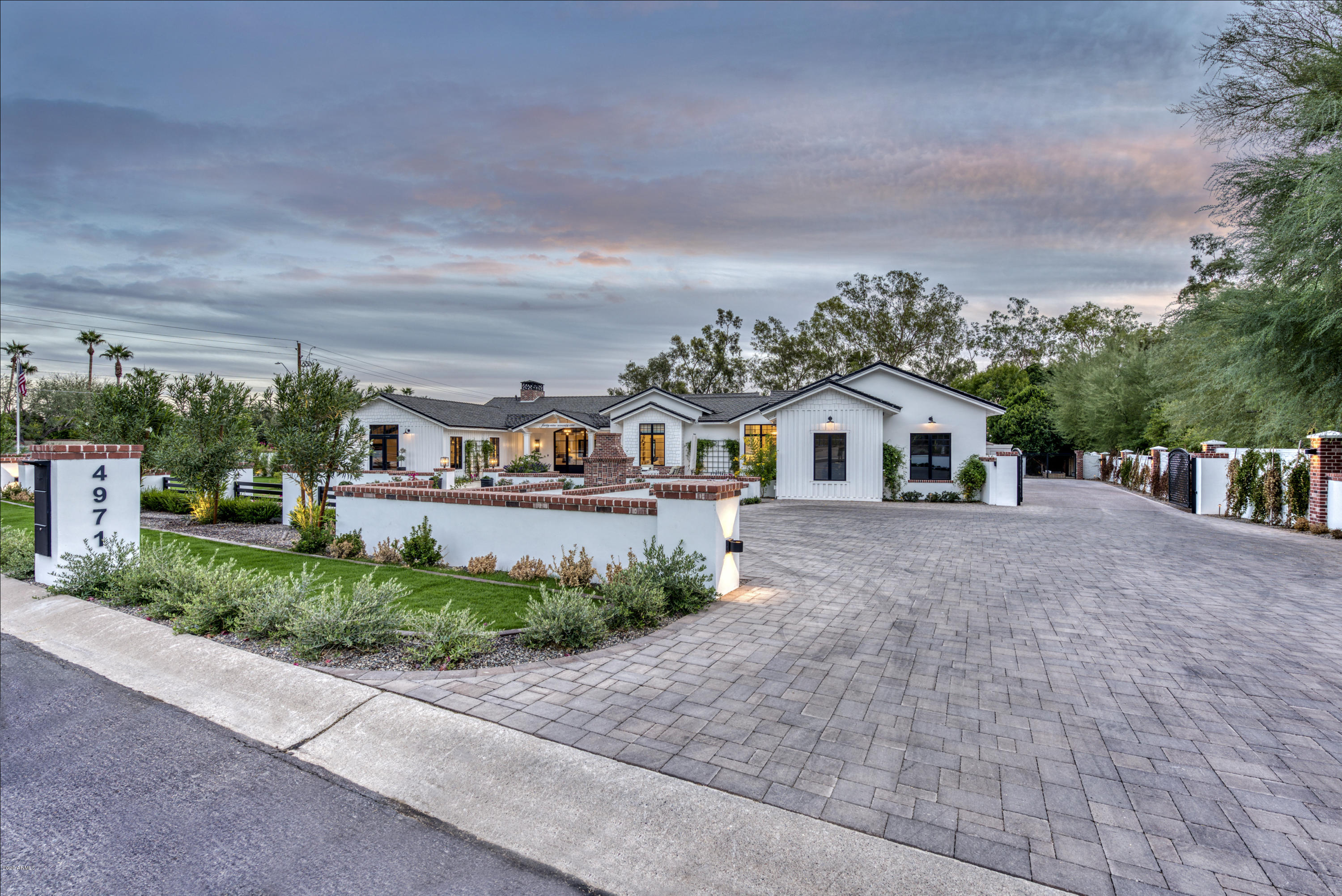 WHITE GATES - Residential