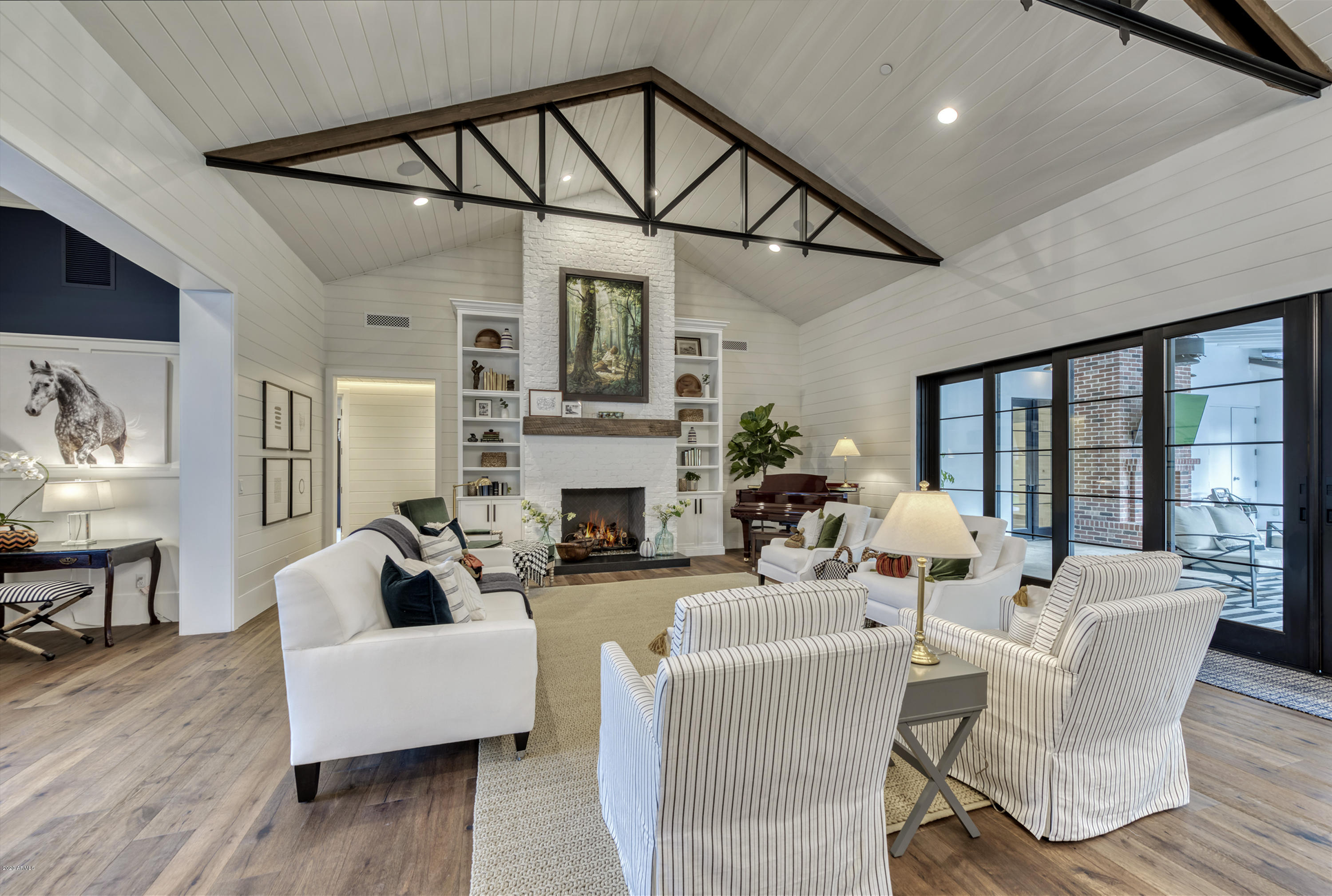 WHITE GATES - Residential