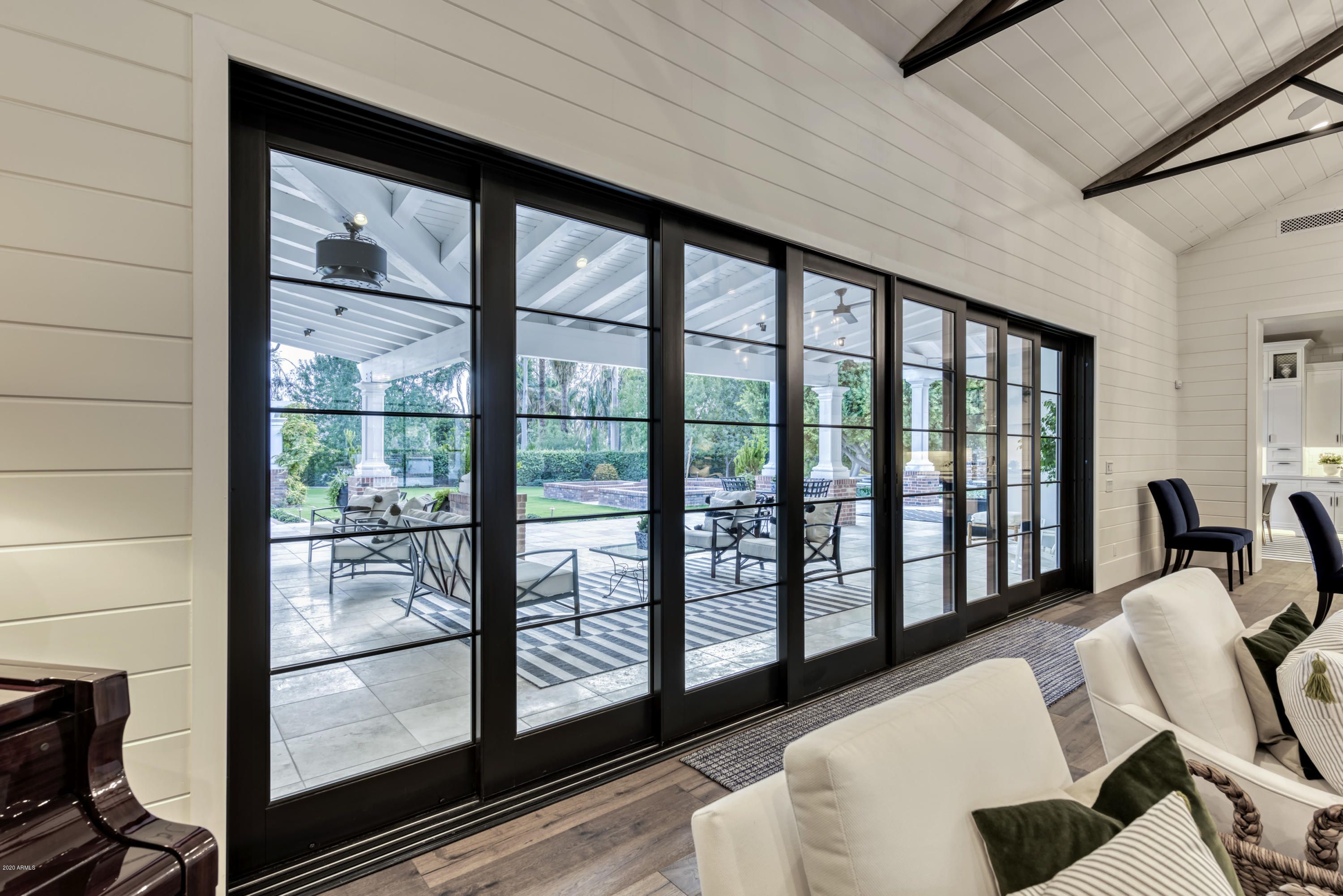 WHITE GATES - Residential