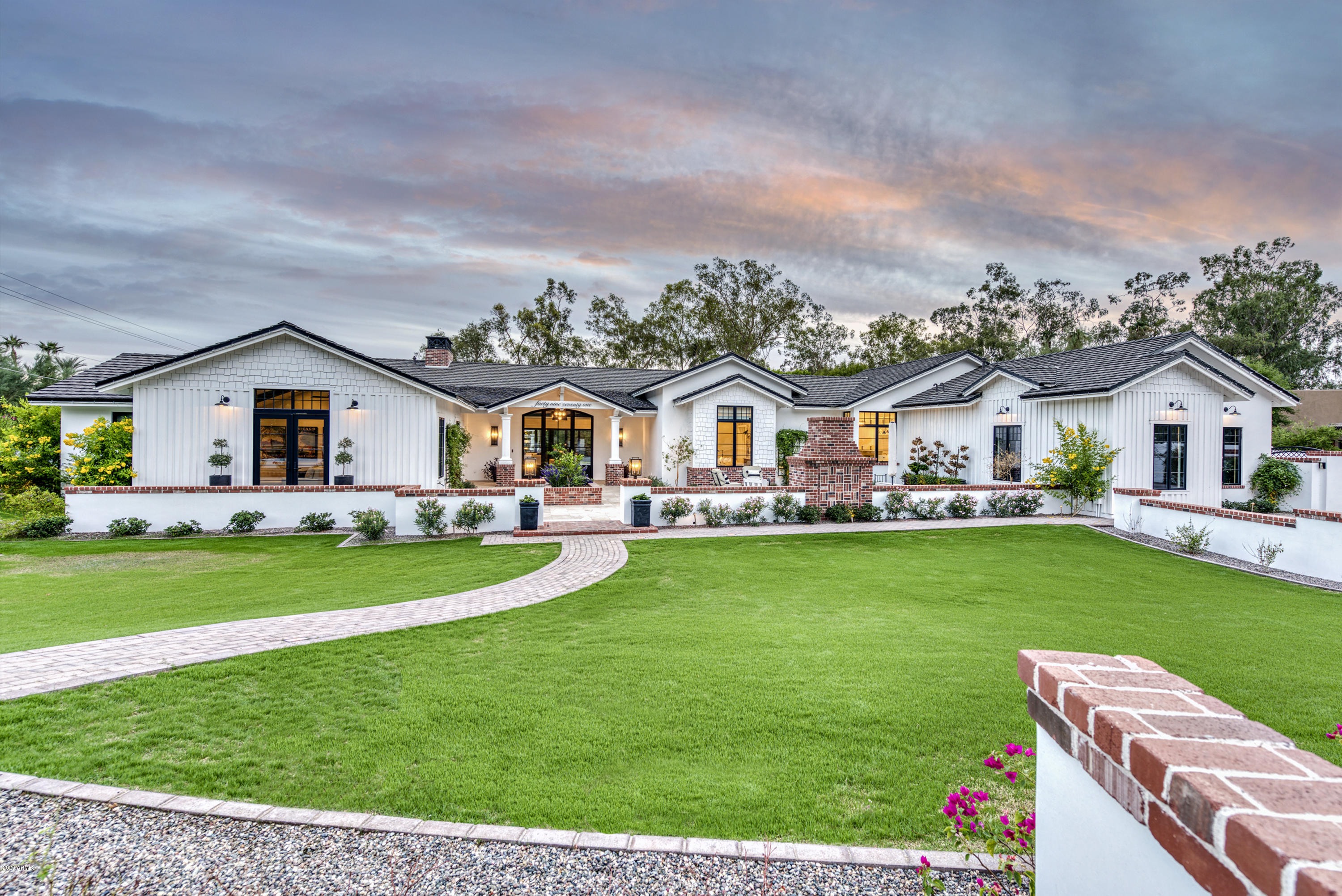 WHITE GATES - Residential