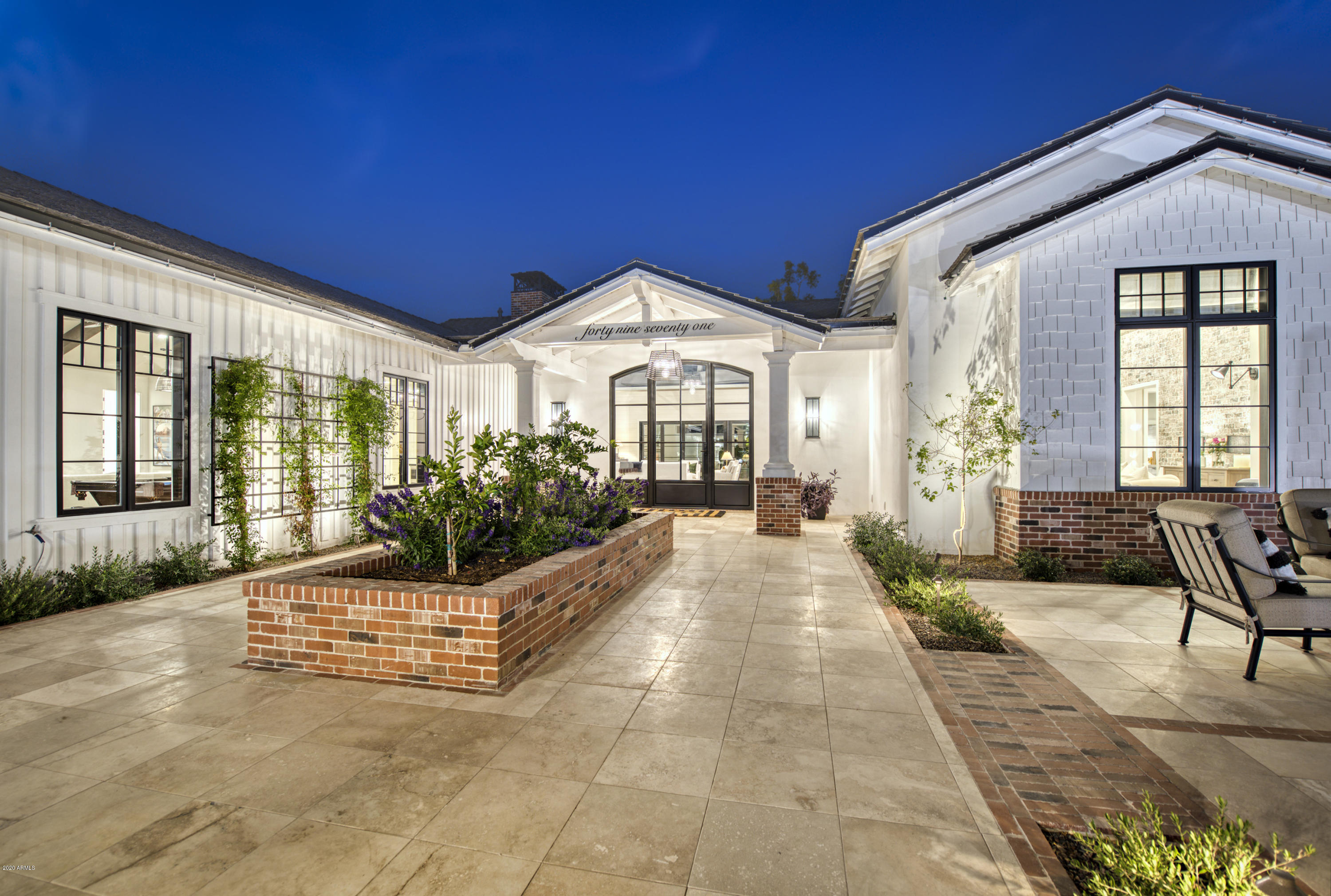WHITE GATES - Residential