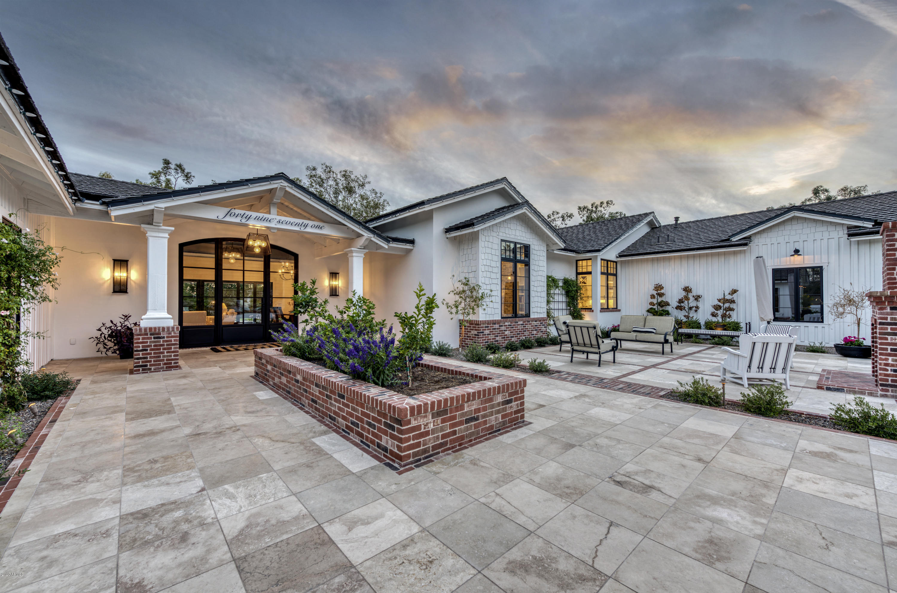 WHITE GATES - Residential