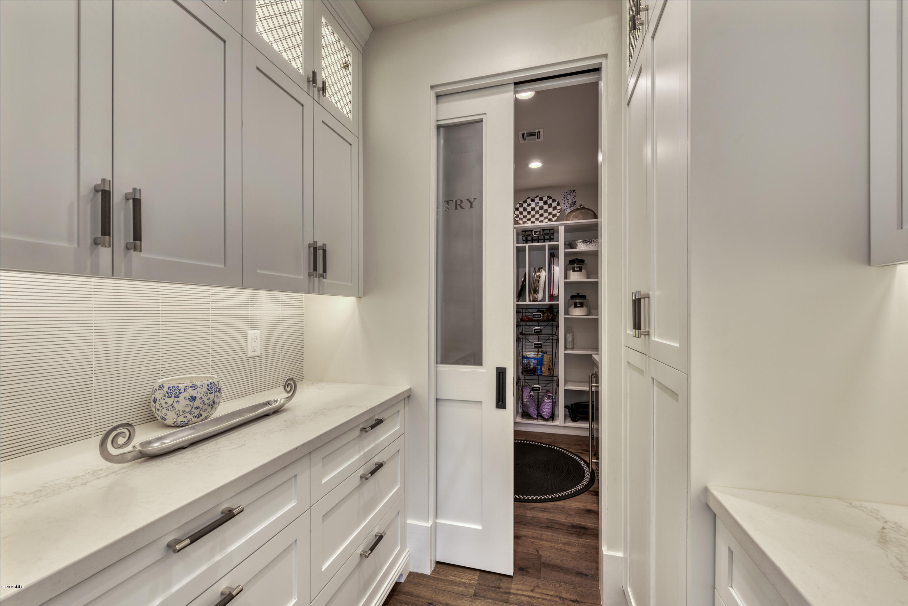 WHITE GATES - Residential