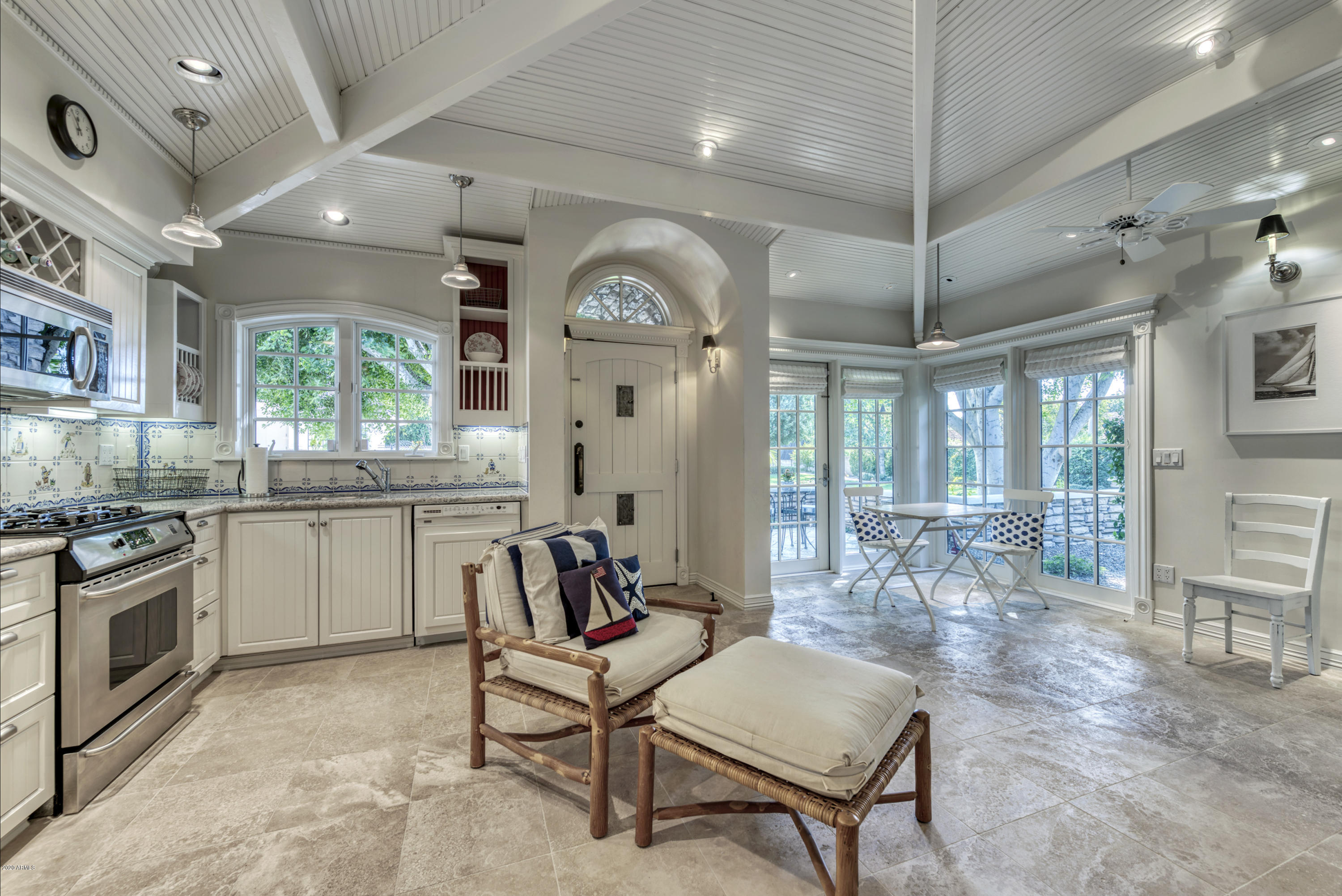 WHITE GATES - Residential