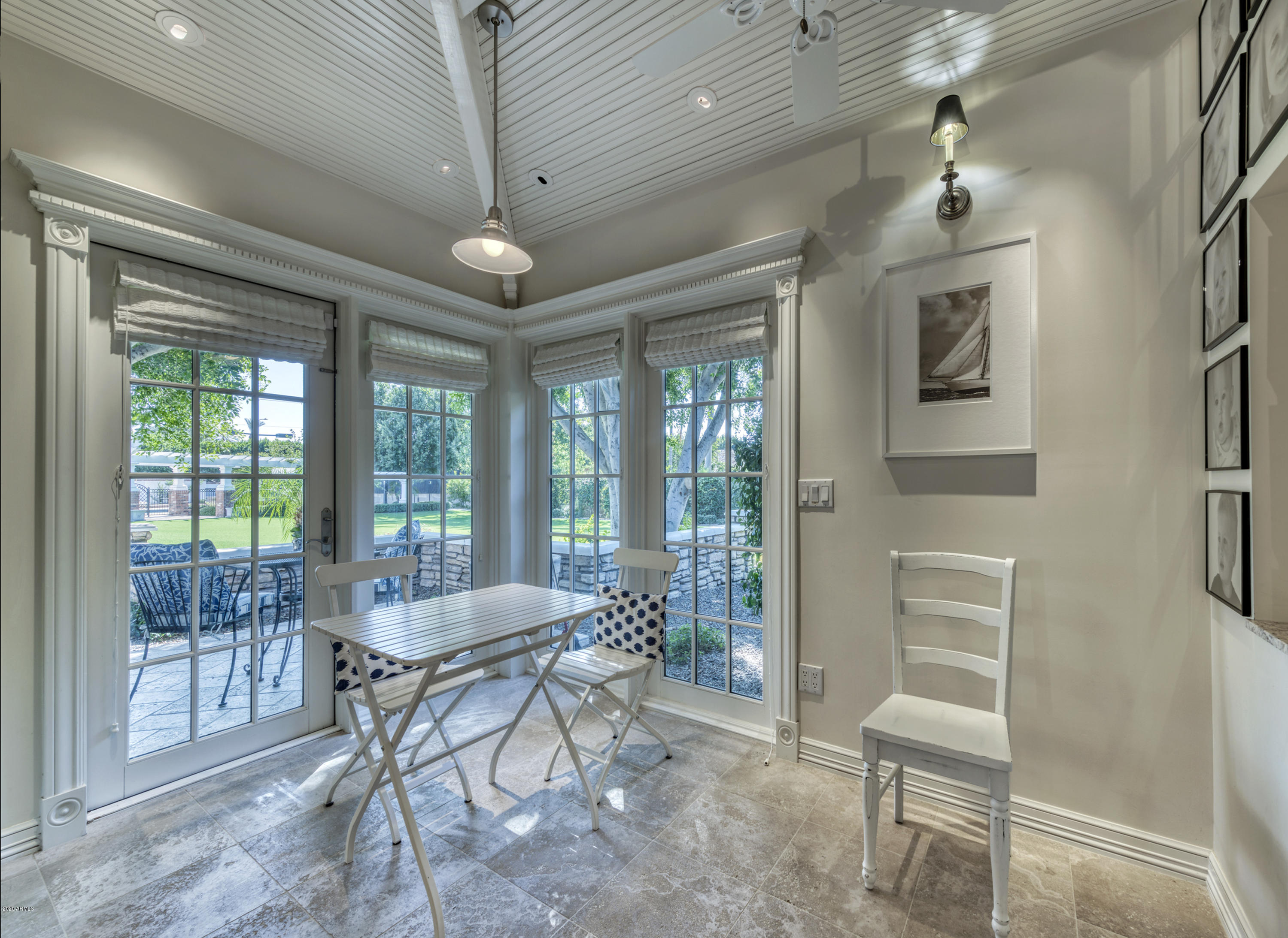 WHITE GATES - Residential