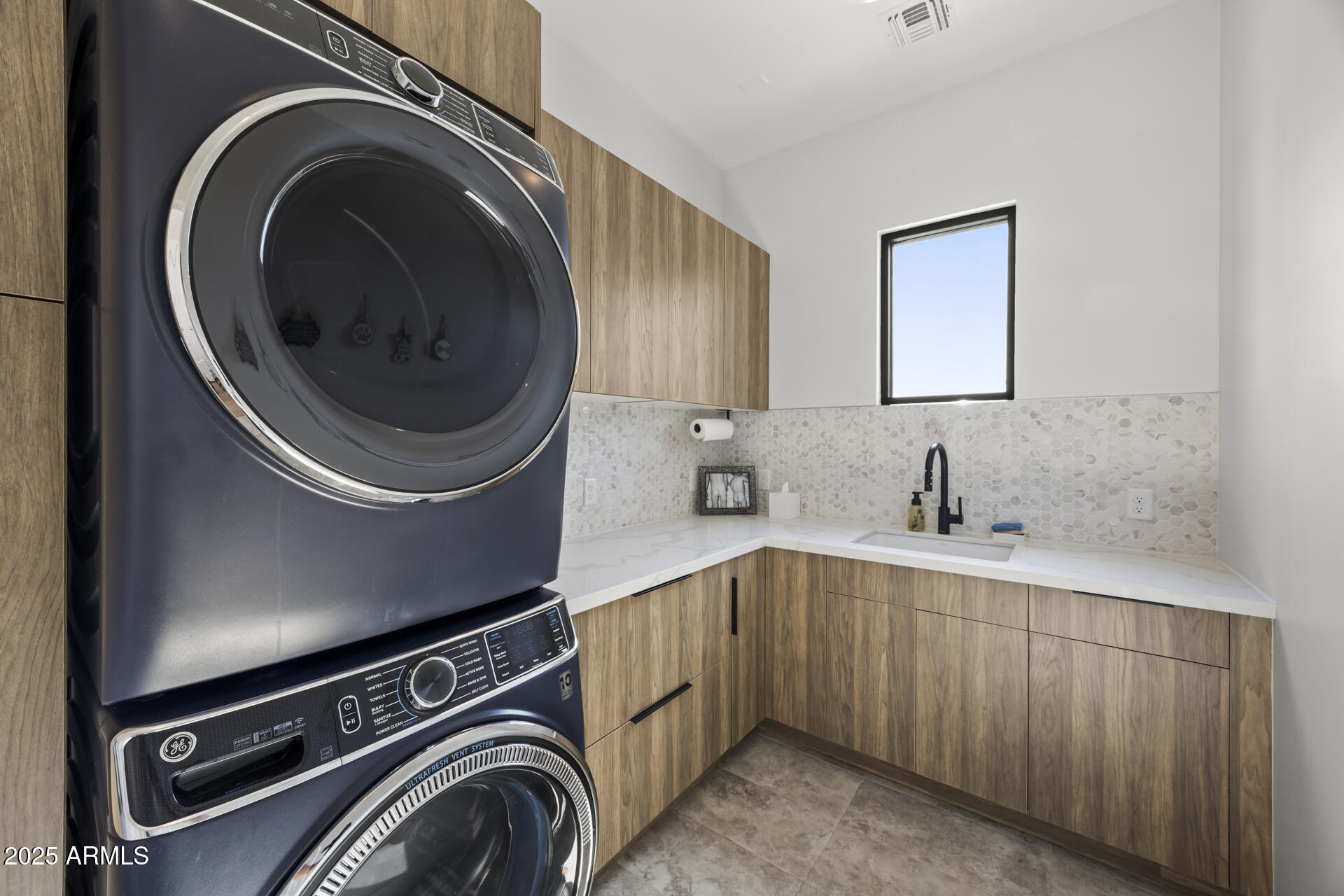 HIDDEN VILLAGE 10-B - Residential