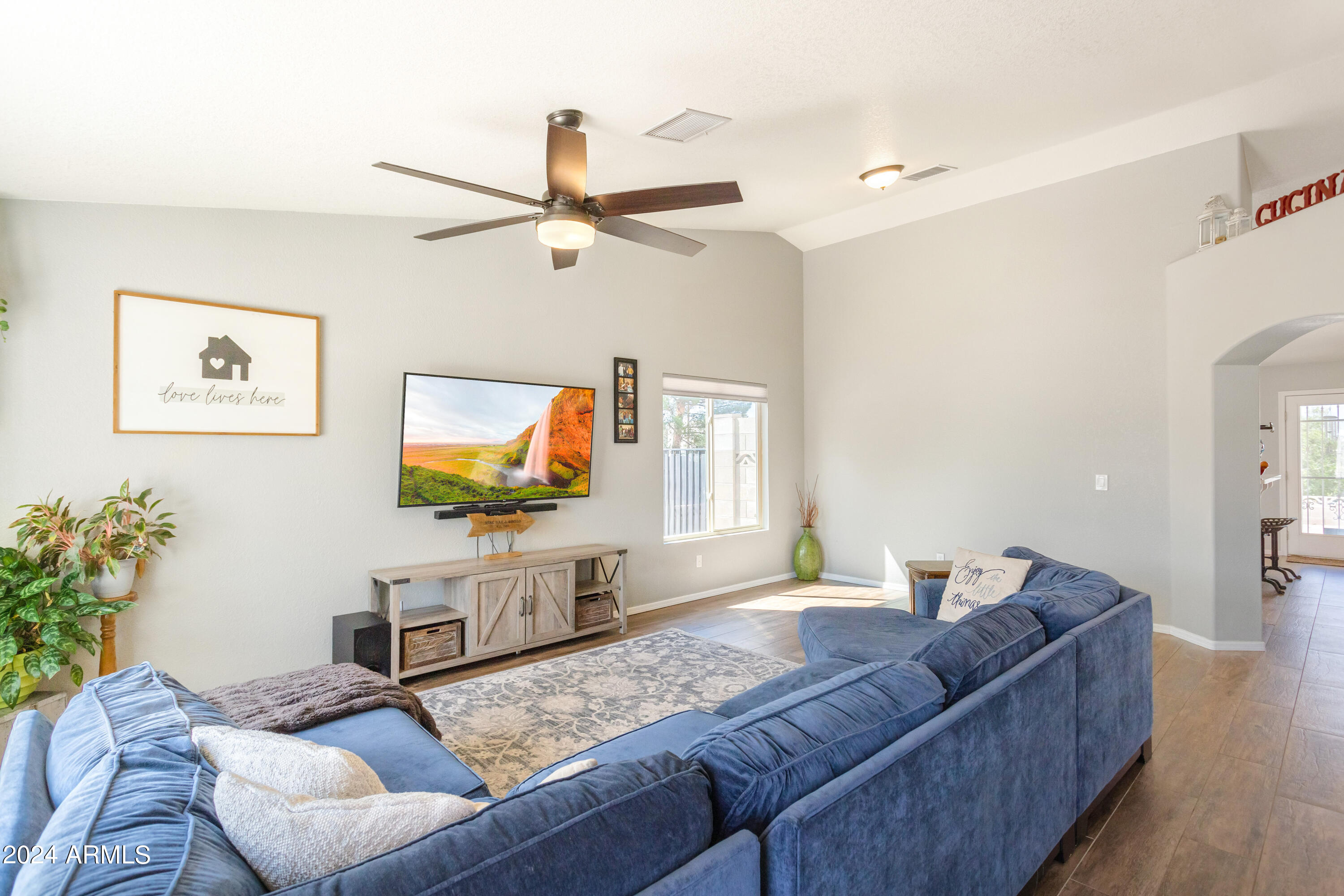 MOUNTAIN SHADOWS PHASE E - Residential