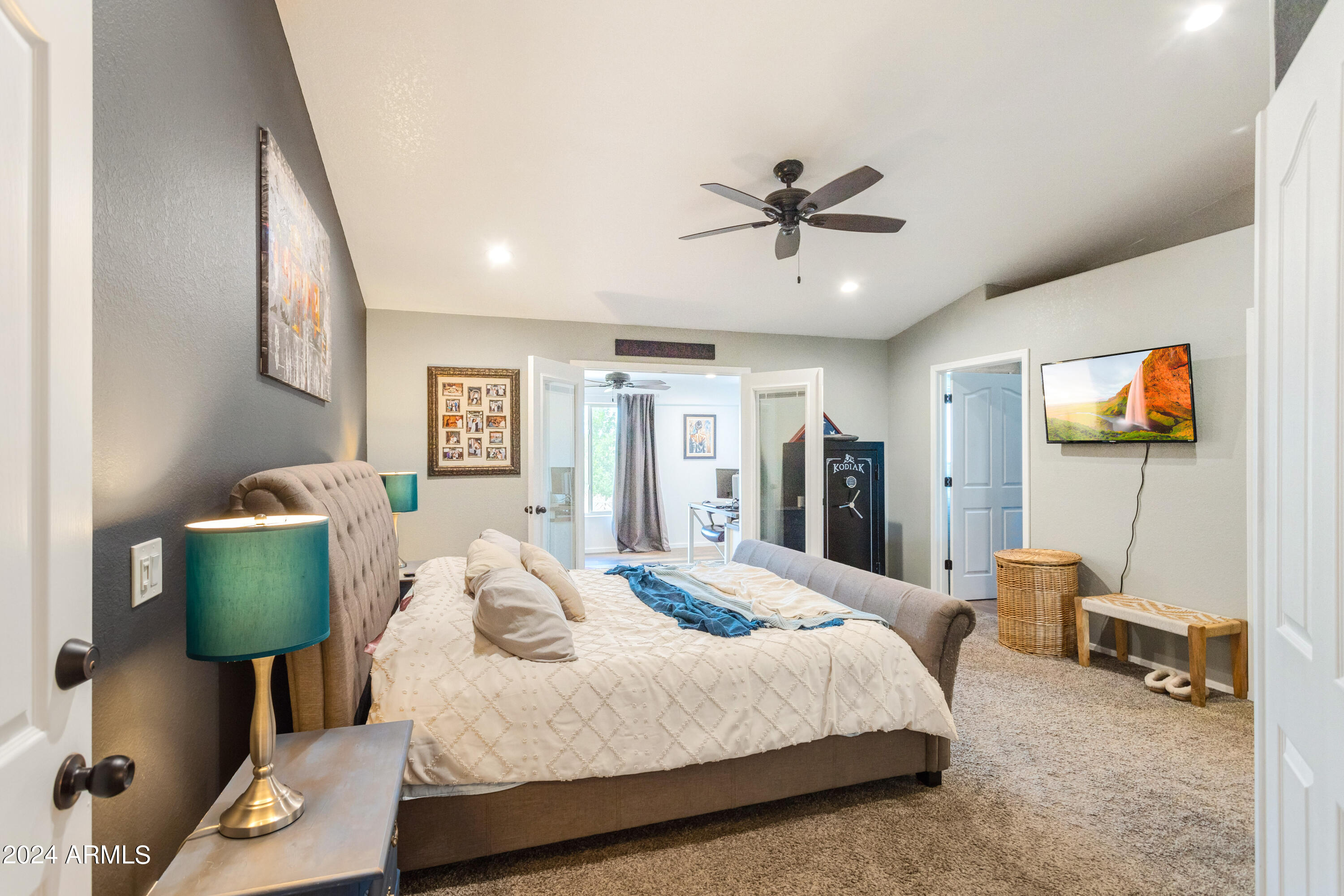 MOUNTAIN SHADOWS PHASE E - Residential