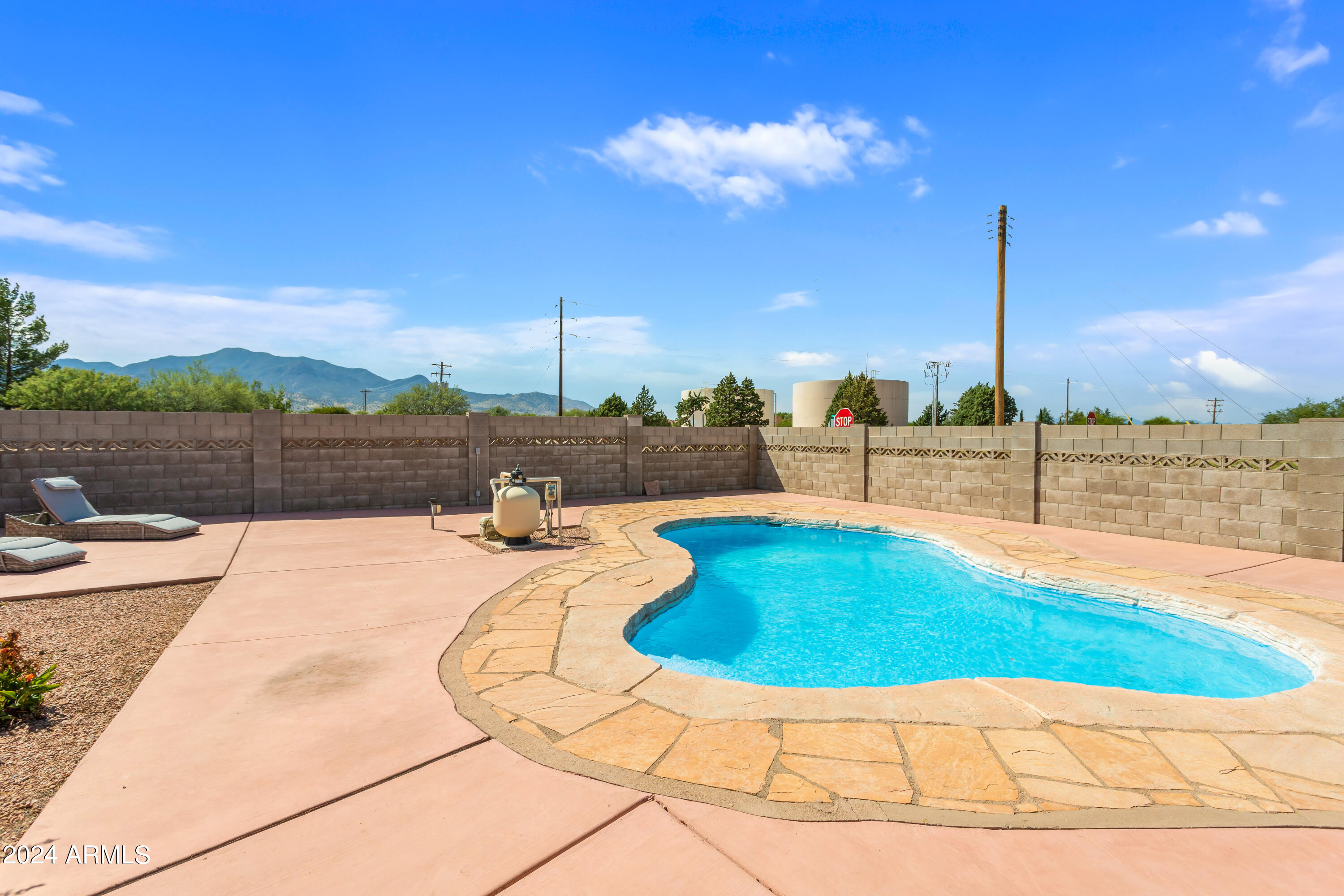 MOUNTAIN SHADOWS PHASE E - Residential