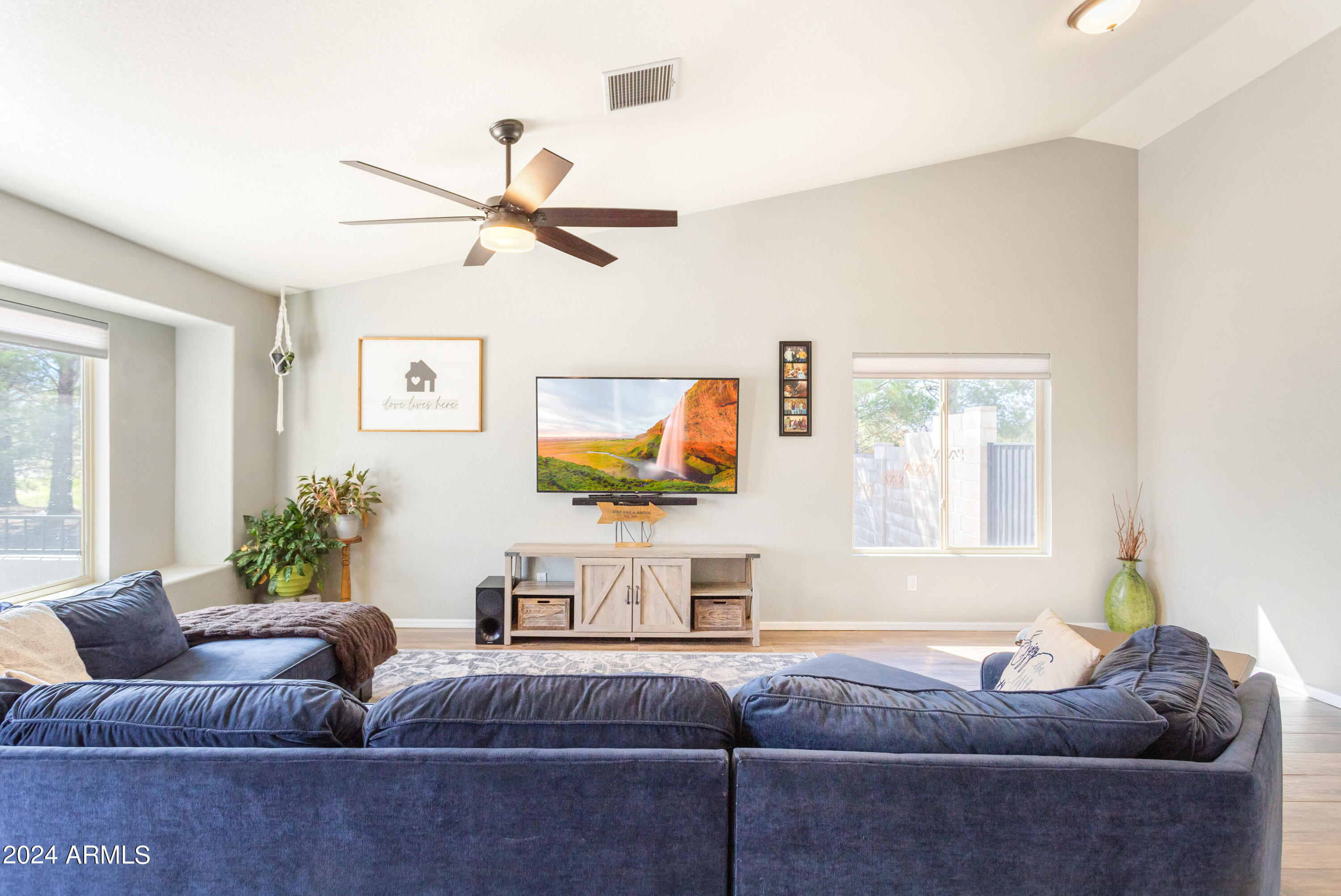MOUNTAIN SHADOWS PHASE E - Residential