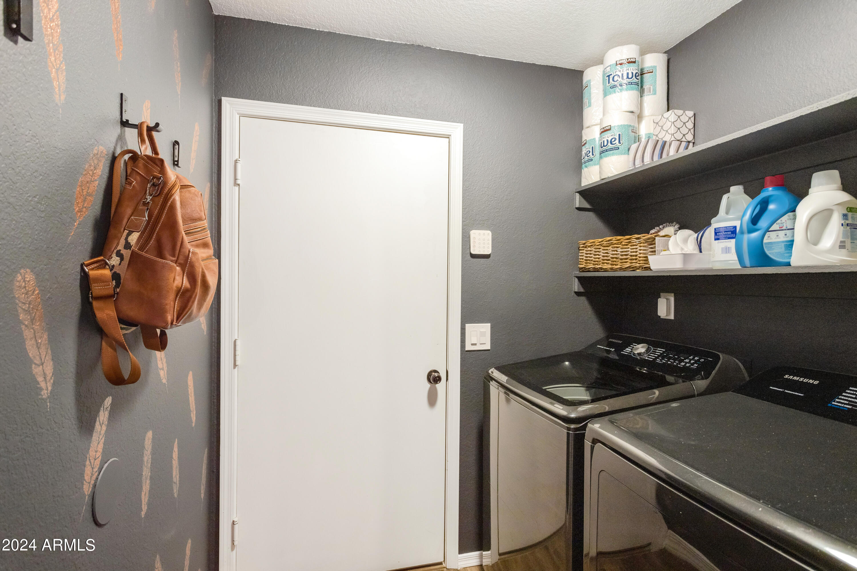 MOUNTAIN SHADOWS PHASE E - Residential