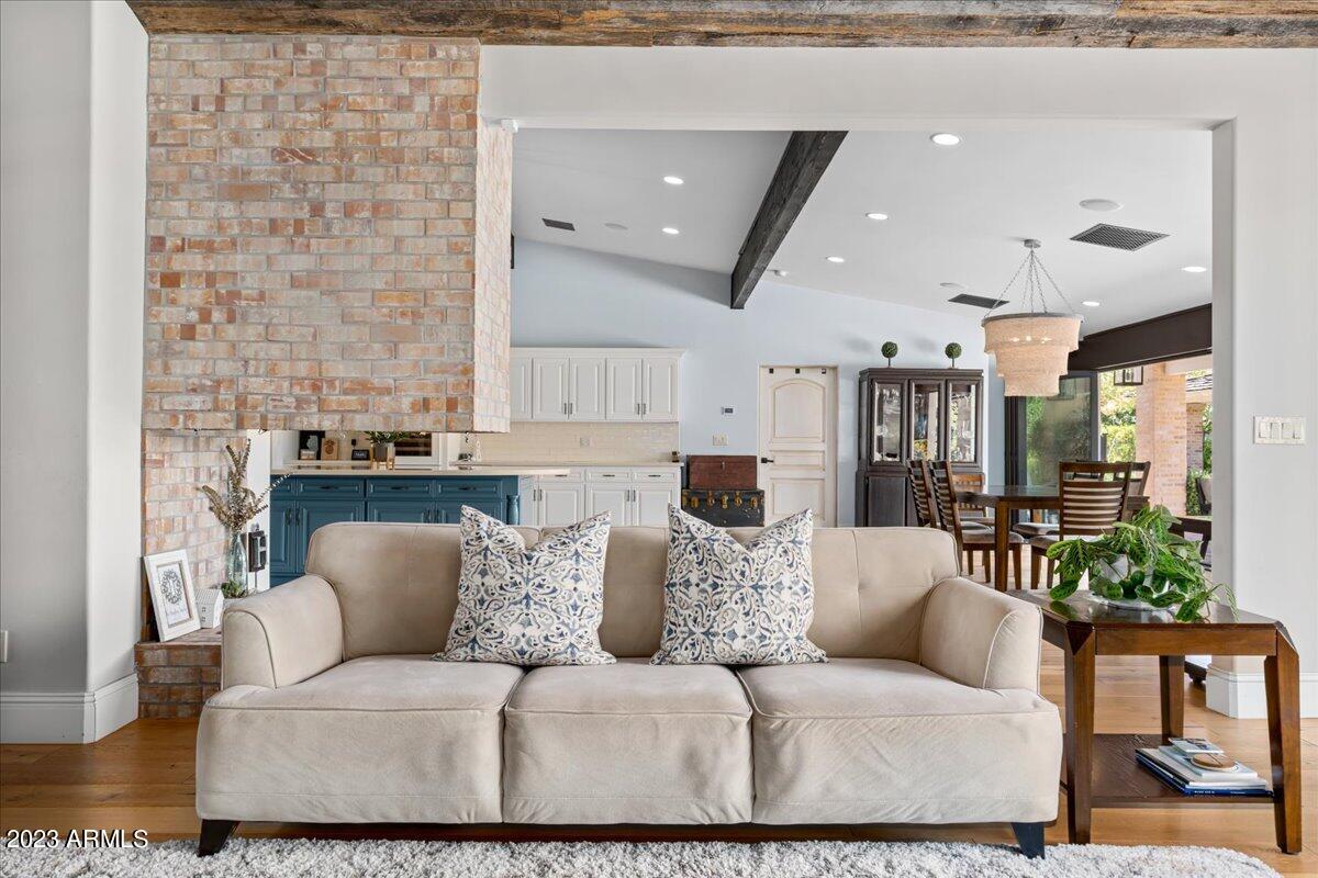 EL CAMELLO - Residential