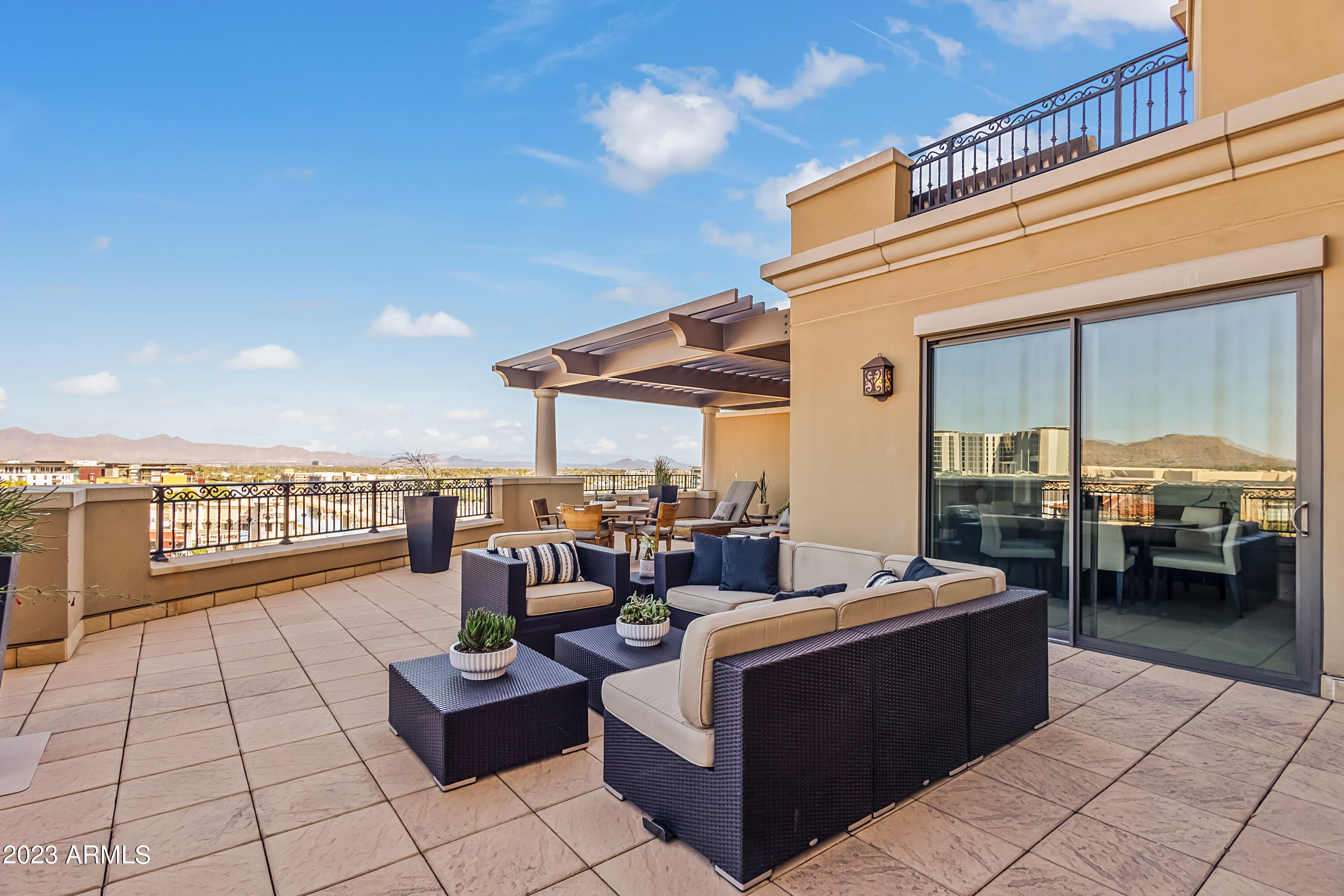 SCOTTSDALE WATERFRONT RESIDENCES CONDOMINIUM - Residential