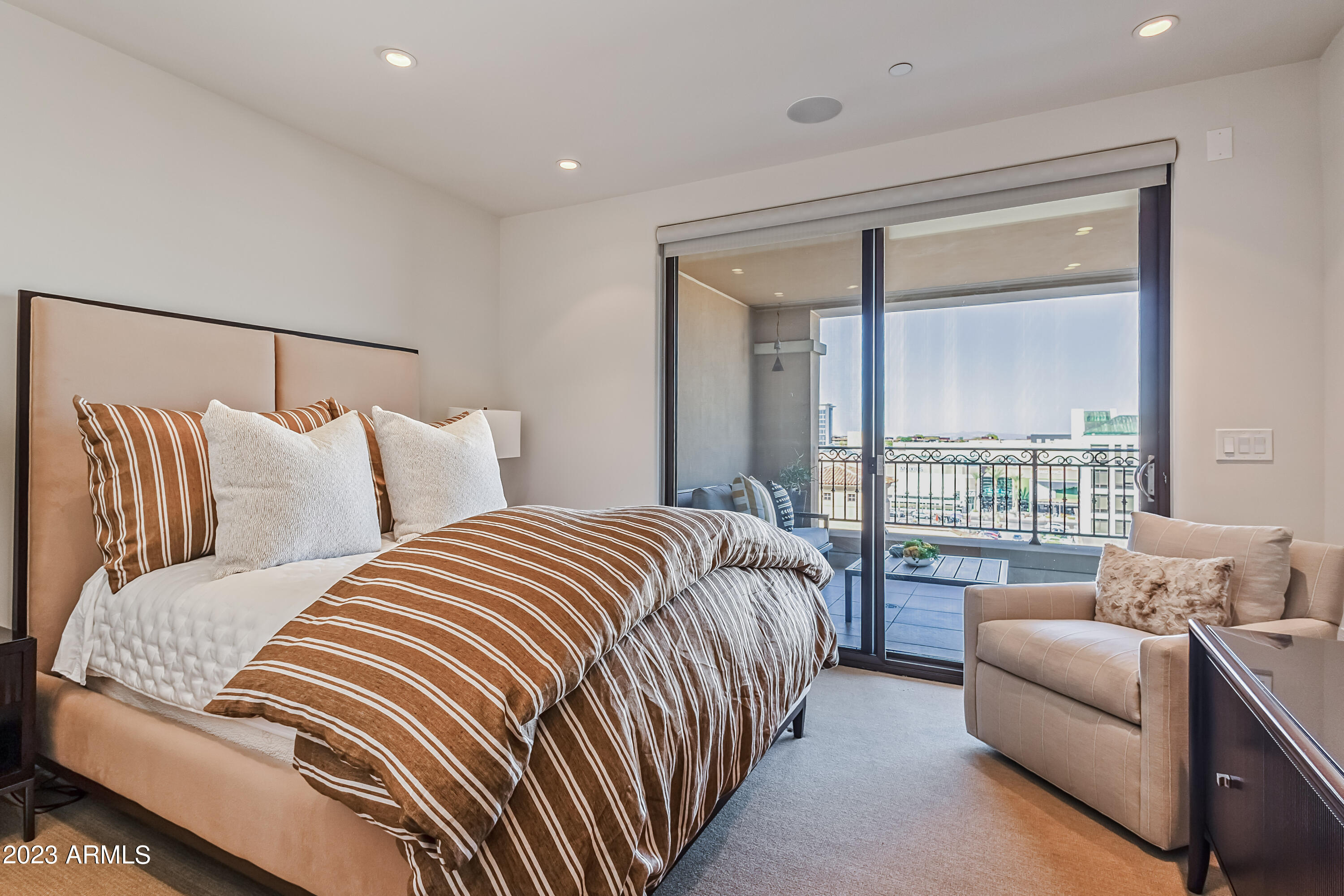 SCOTTSDALE WATERFRONT RESIDENCES CONDOMINIUM - Residential
