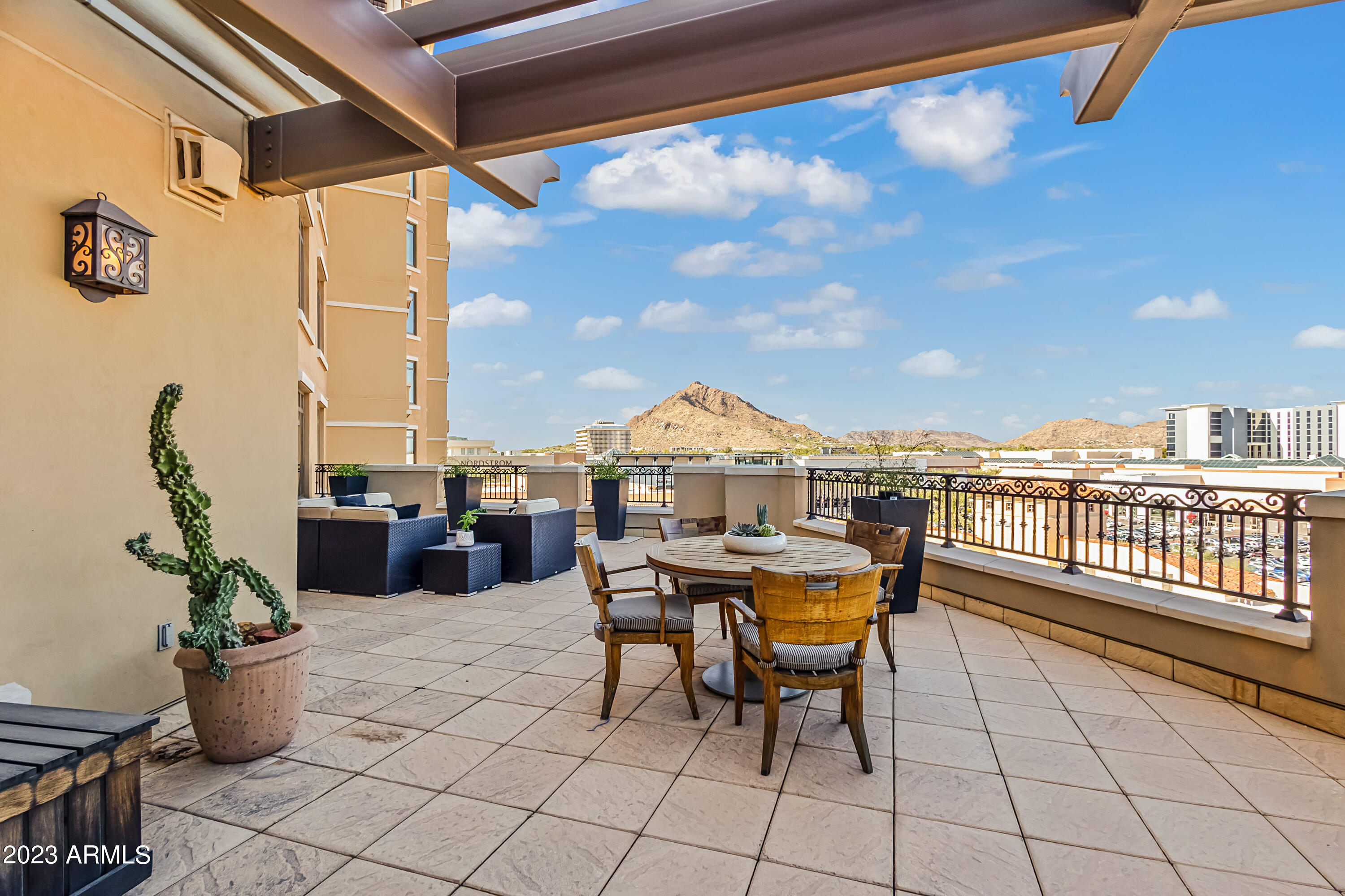 SCOTTSDALE WATERFRONT RESIDENCES CONDOMINIUM - Residential