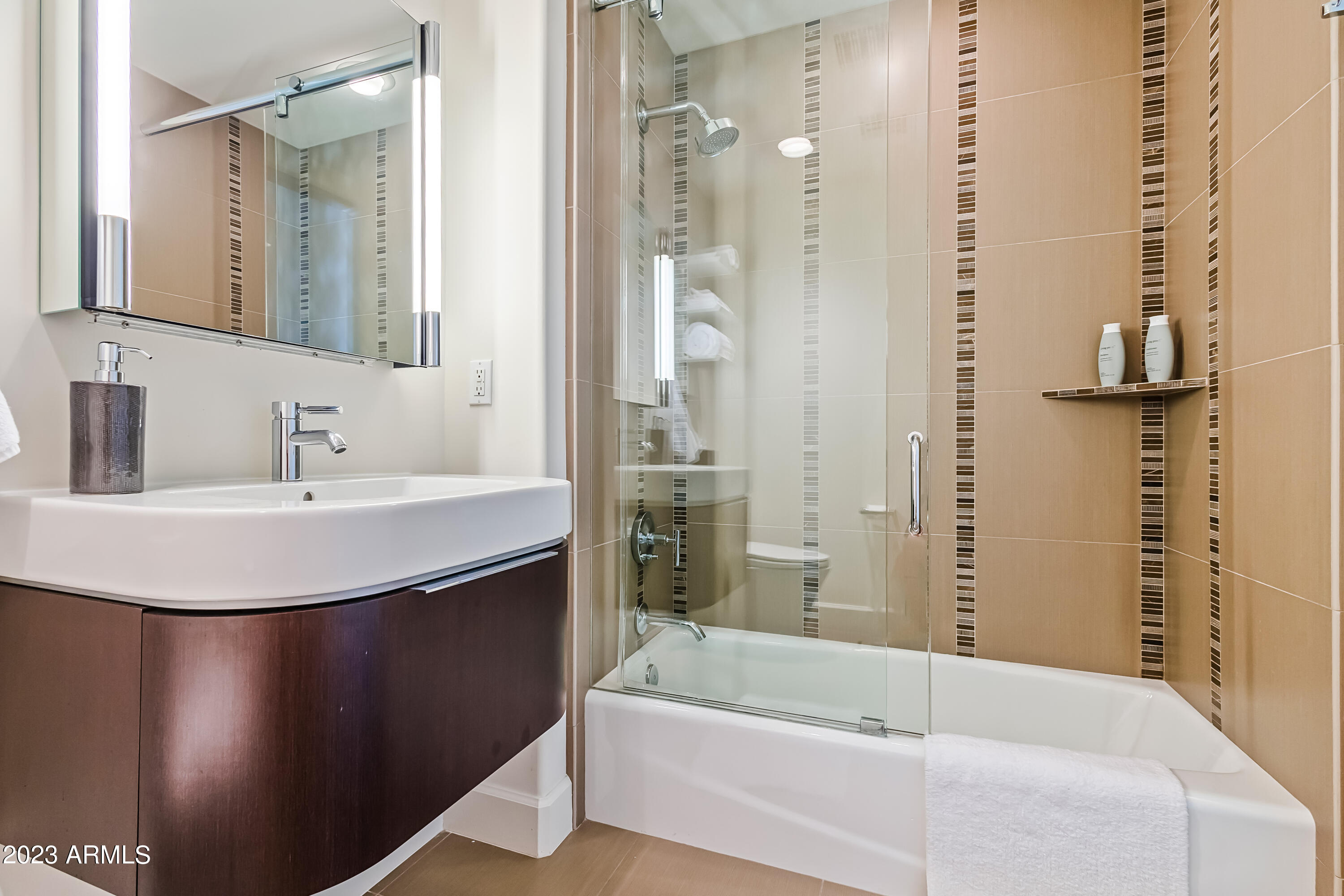 SCOTTSDALE WATERFRONT RESIDENCES CONDOMINIUM - Residential