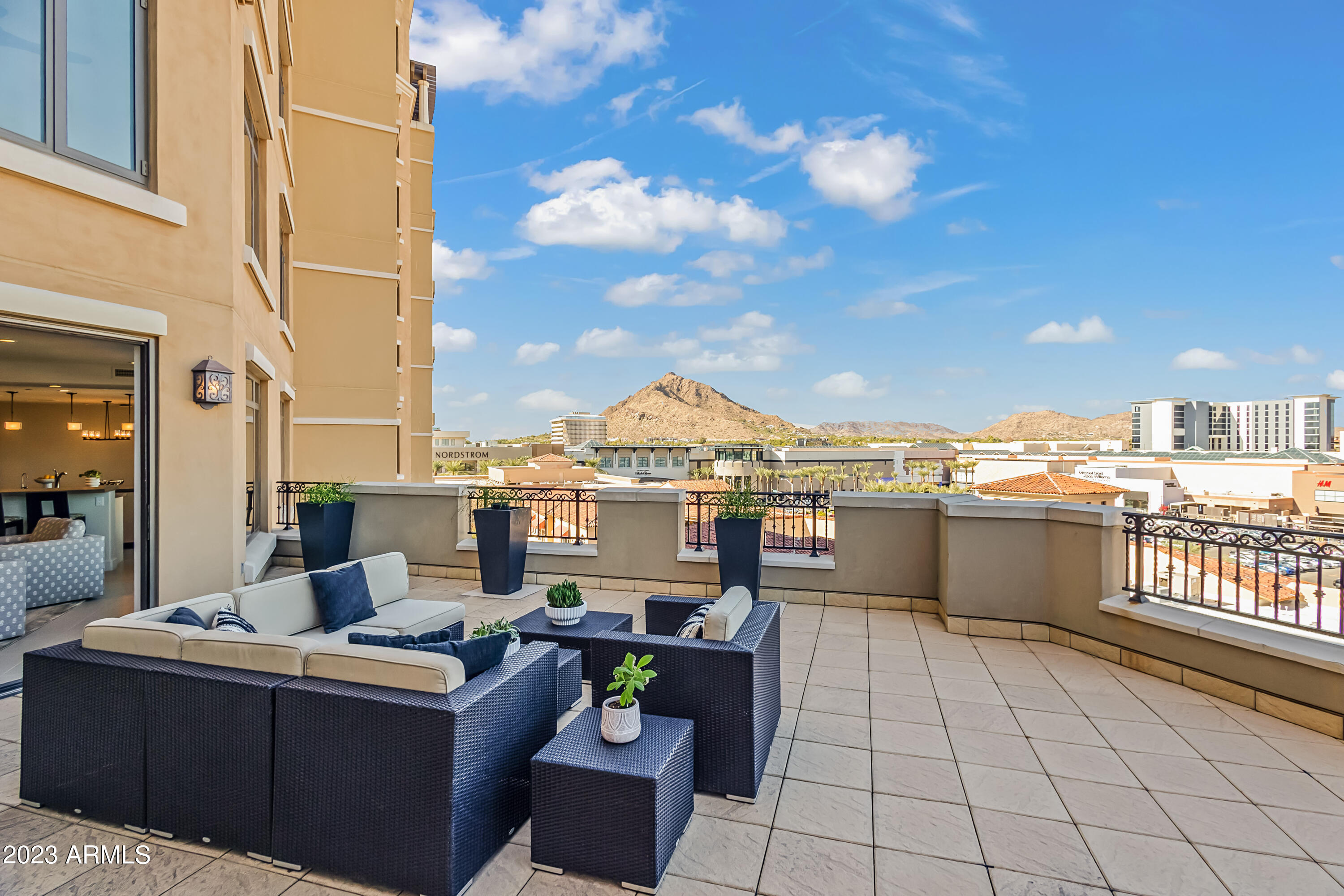 SCOTTSDALE WATERFRONT RESIDENCES CONDOMINIUM - Residential