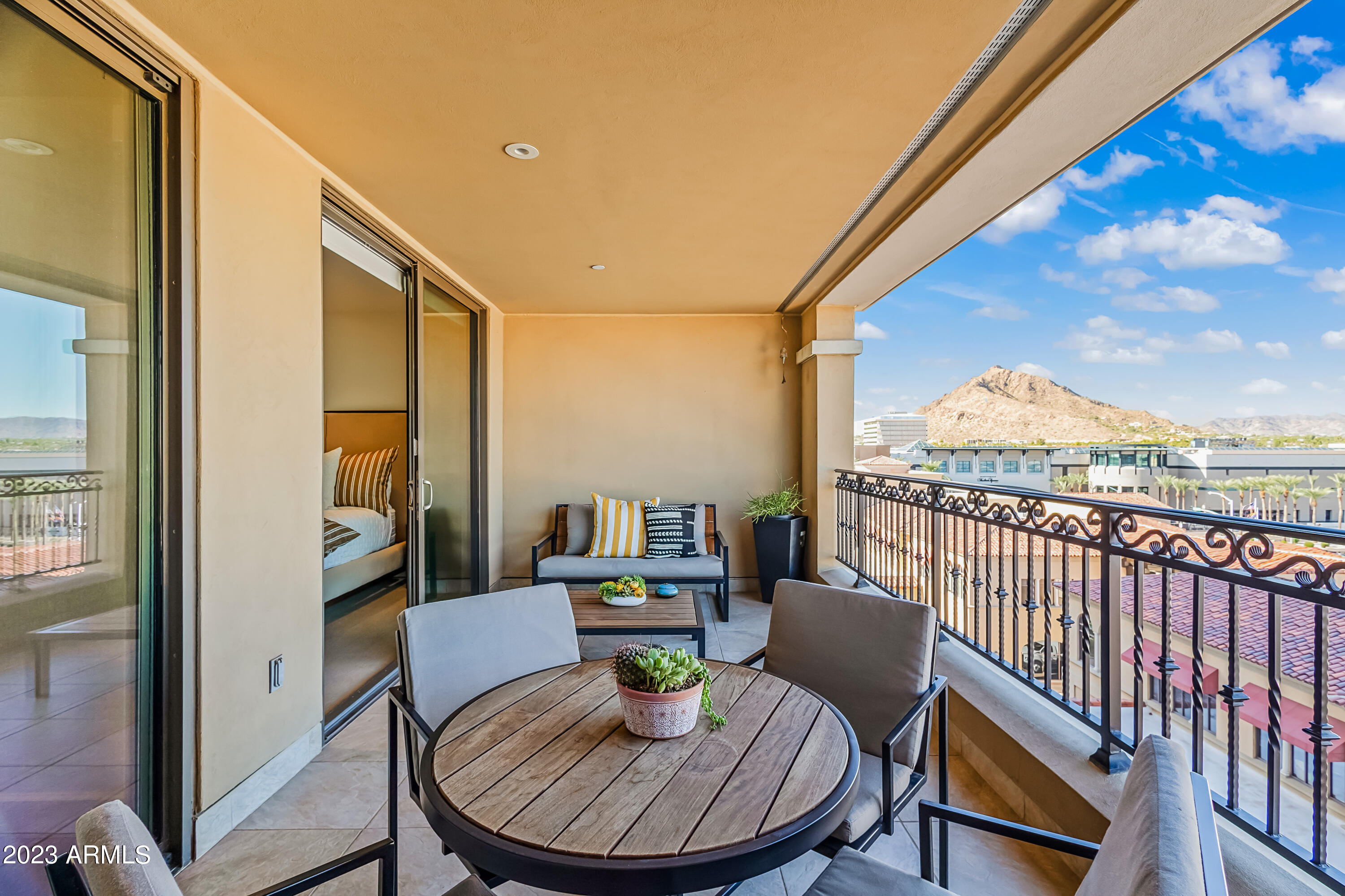 SCOTTSDALE WATERFRONT RESIDENCES CONDOMINIUM - Residential