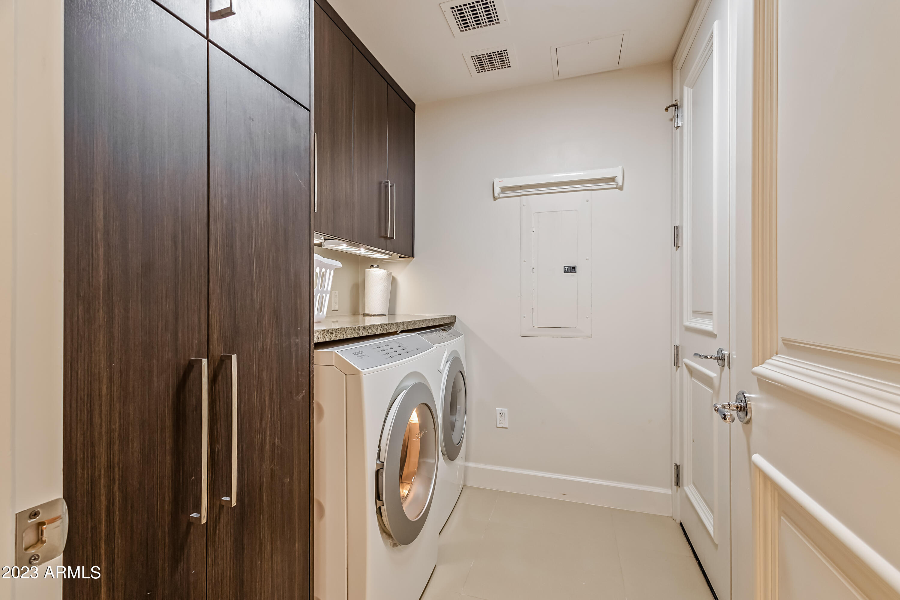 SCOTTSDALE WATERFRONT RESIDENCES CONDOMINIUM - Residential