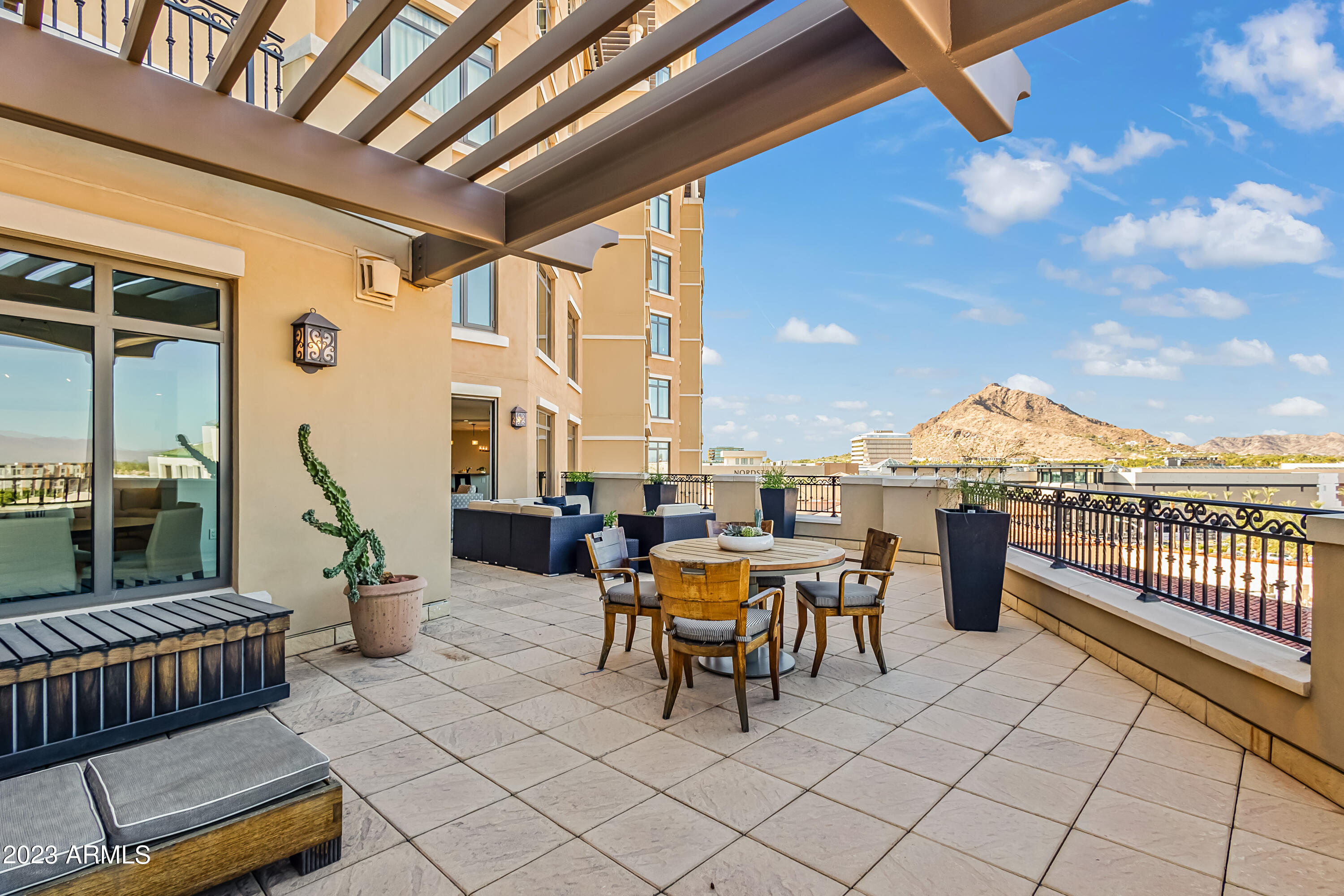 SCOTTSDALE WATERFRONT RESIDENCES CONDOMINIUM - Residential