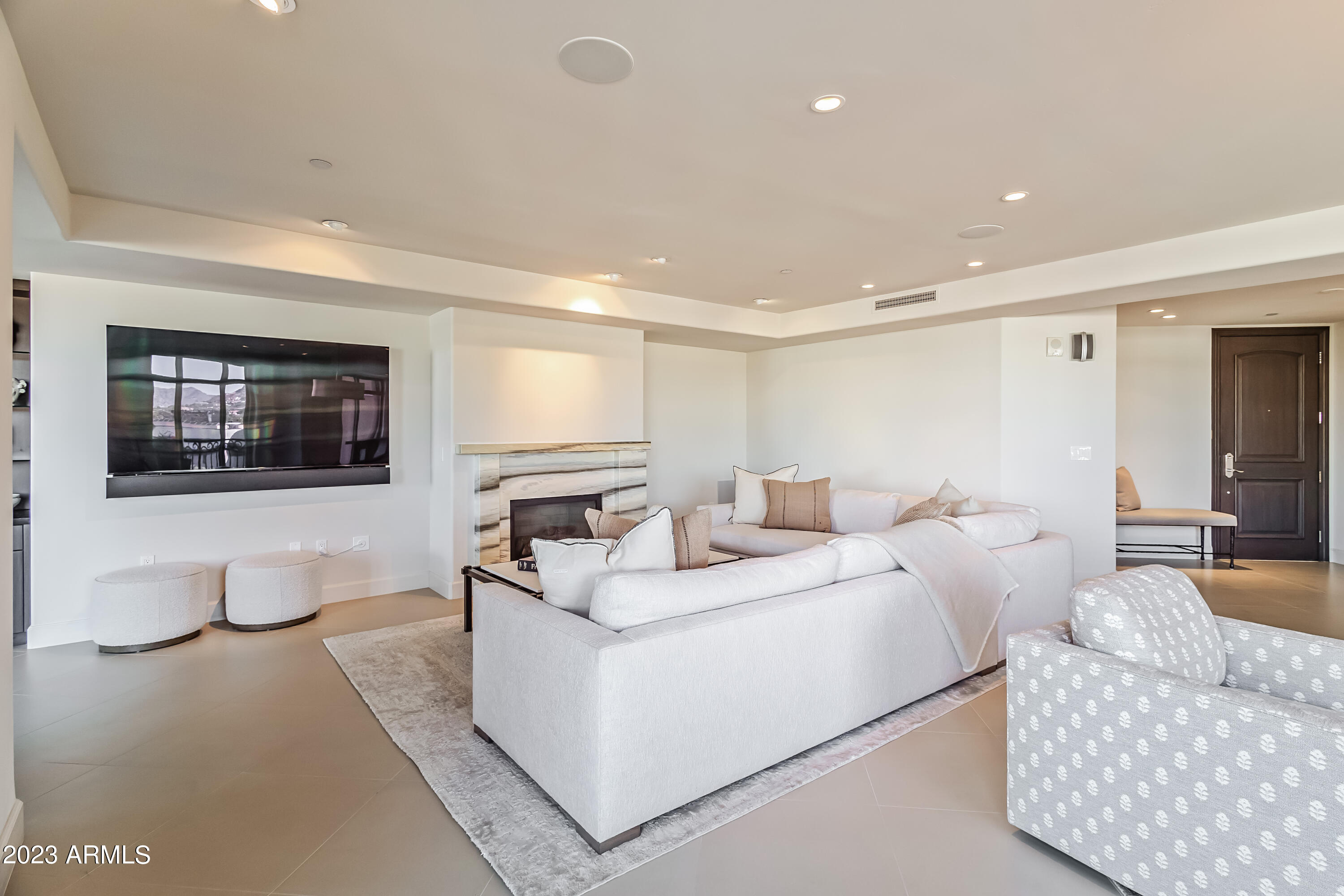 SCOTTSDALE WATERFRONT RESIDENCES CONDOMINIUM - Residential