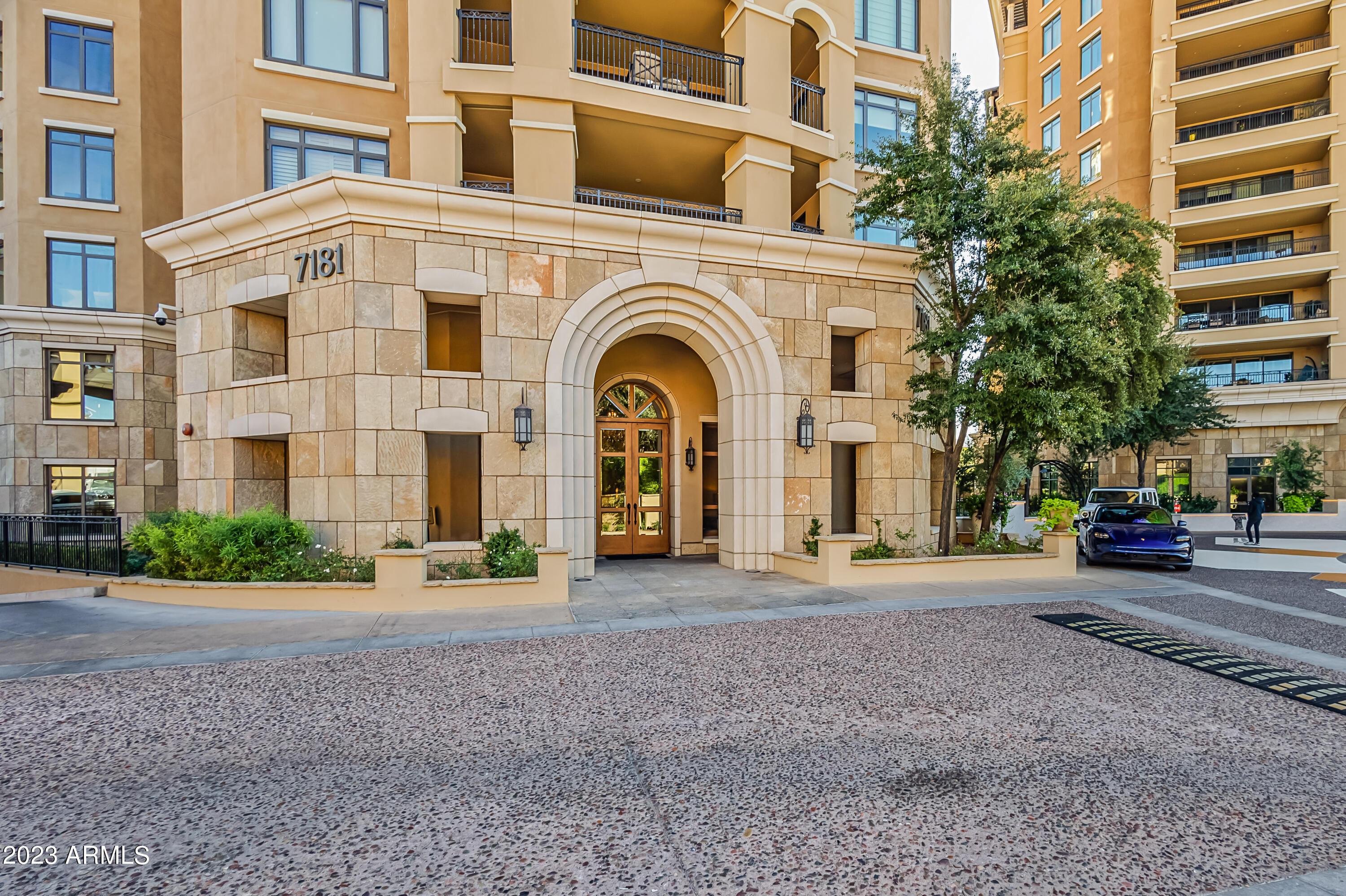 SCOTTSDALE WATERFRONT RESIDENCES CONDOMINIUM - Residential
