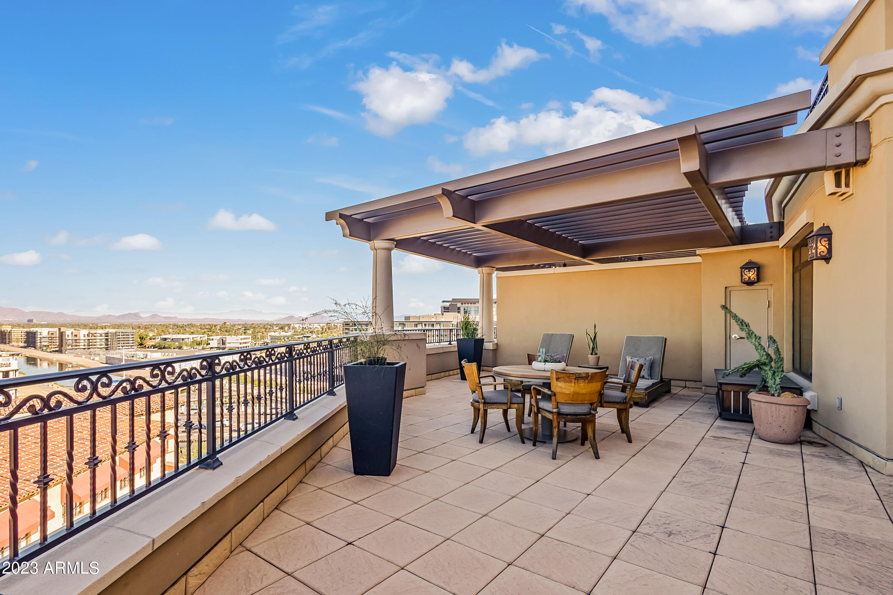 SCOTTSDALE WATERFRONT RESIDENCES CONDOMINIUM - Residential
