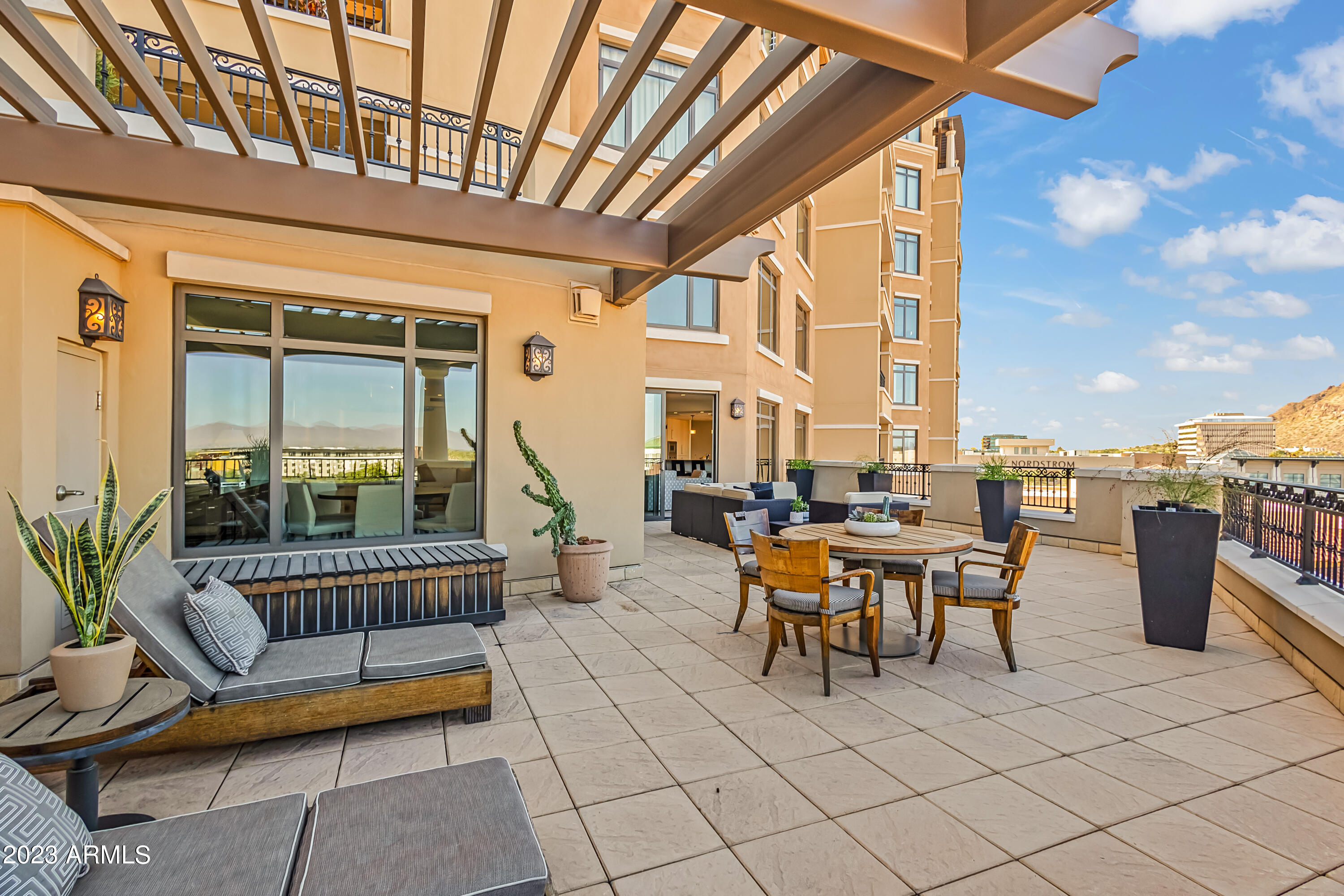 SCOTTSDALE WATERFRONT RESIDENCES CONDOMINIUM - Residential