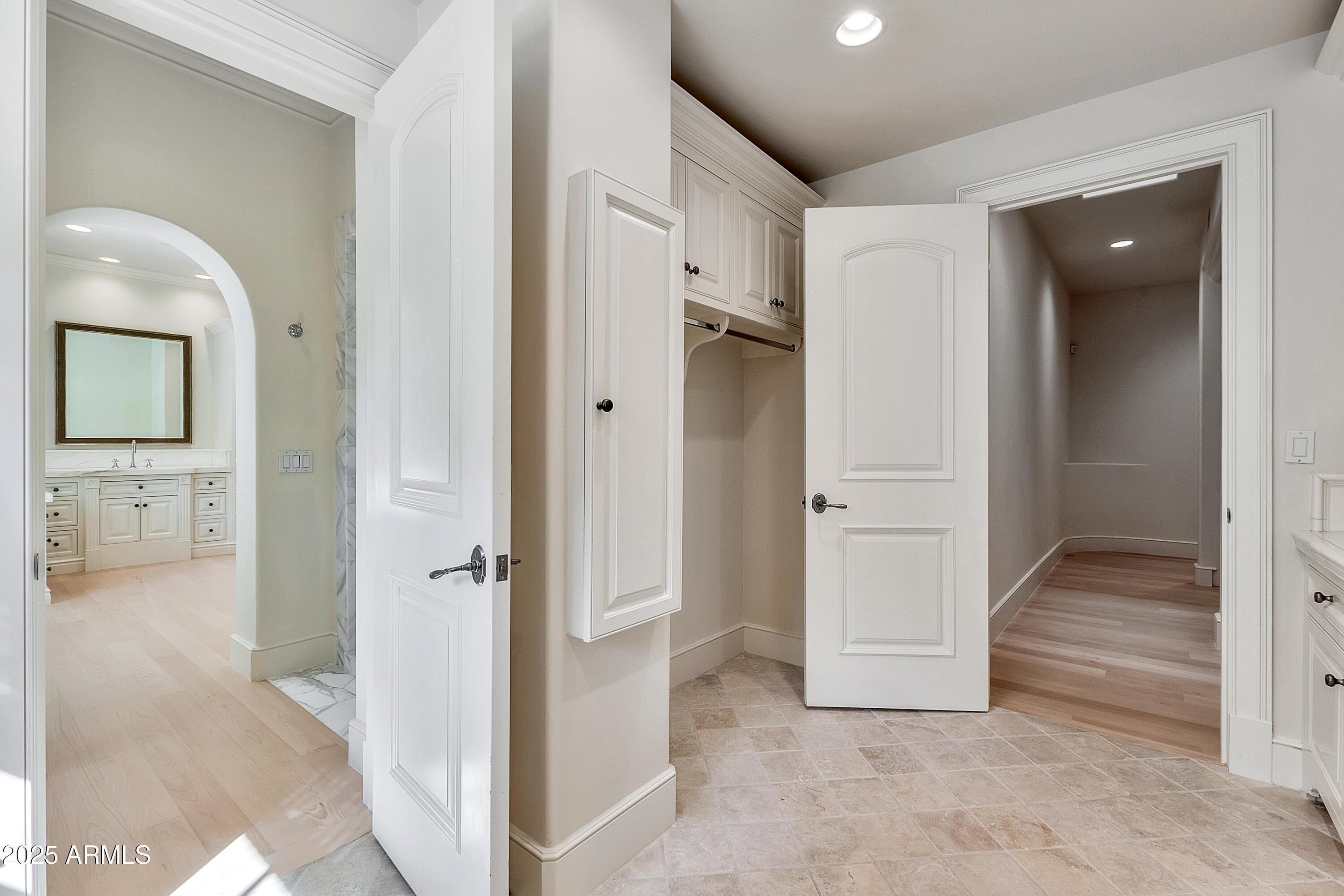 OAKWOOD HILLS SUBDIVISION RE-AMD LOT 1-33 TR A-D - Residential