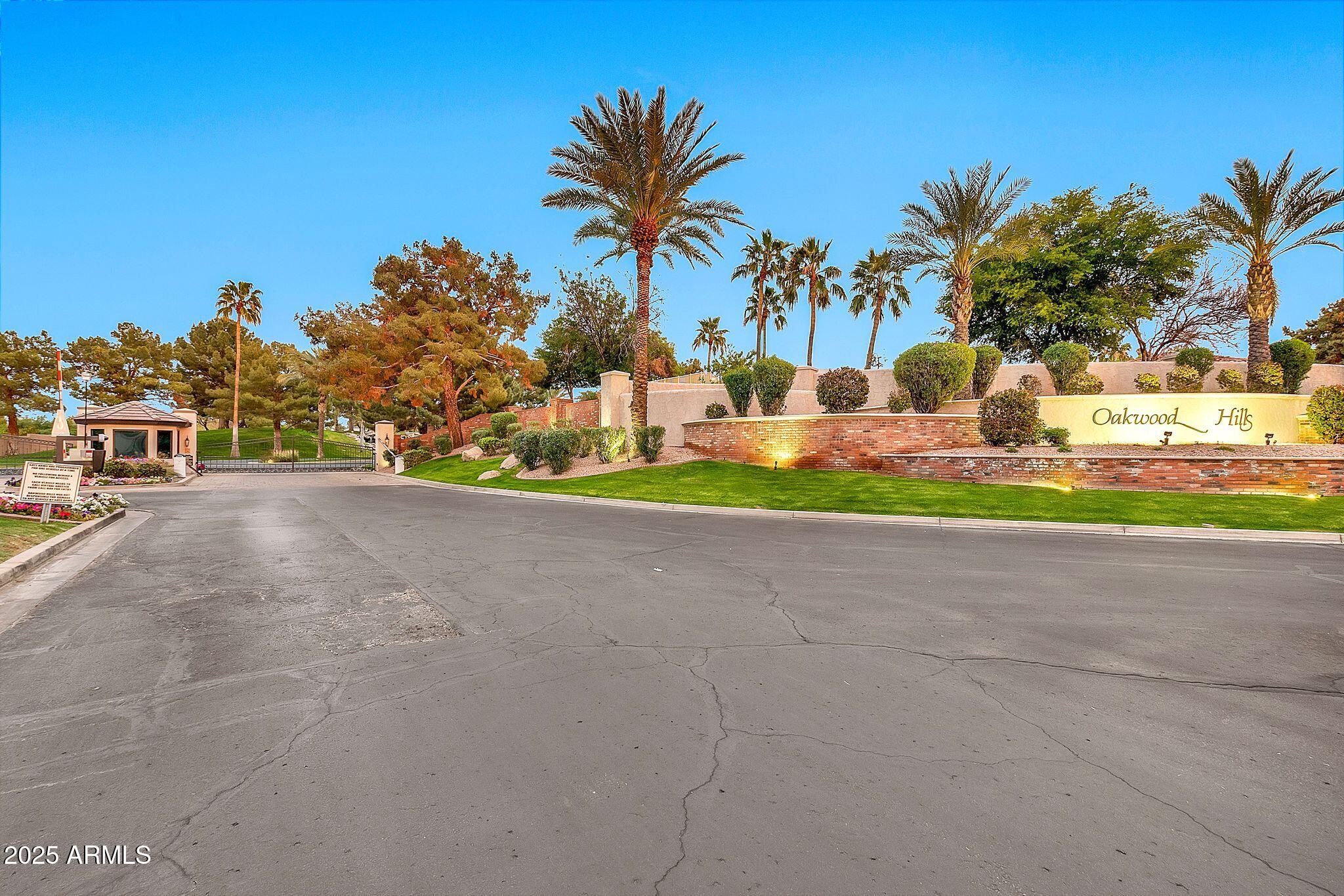OAKWOOD HILLS SUBDIVISION RE-AMD LOT 1-33 TR A-D - Residential