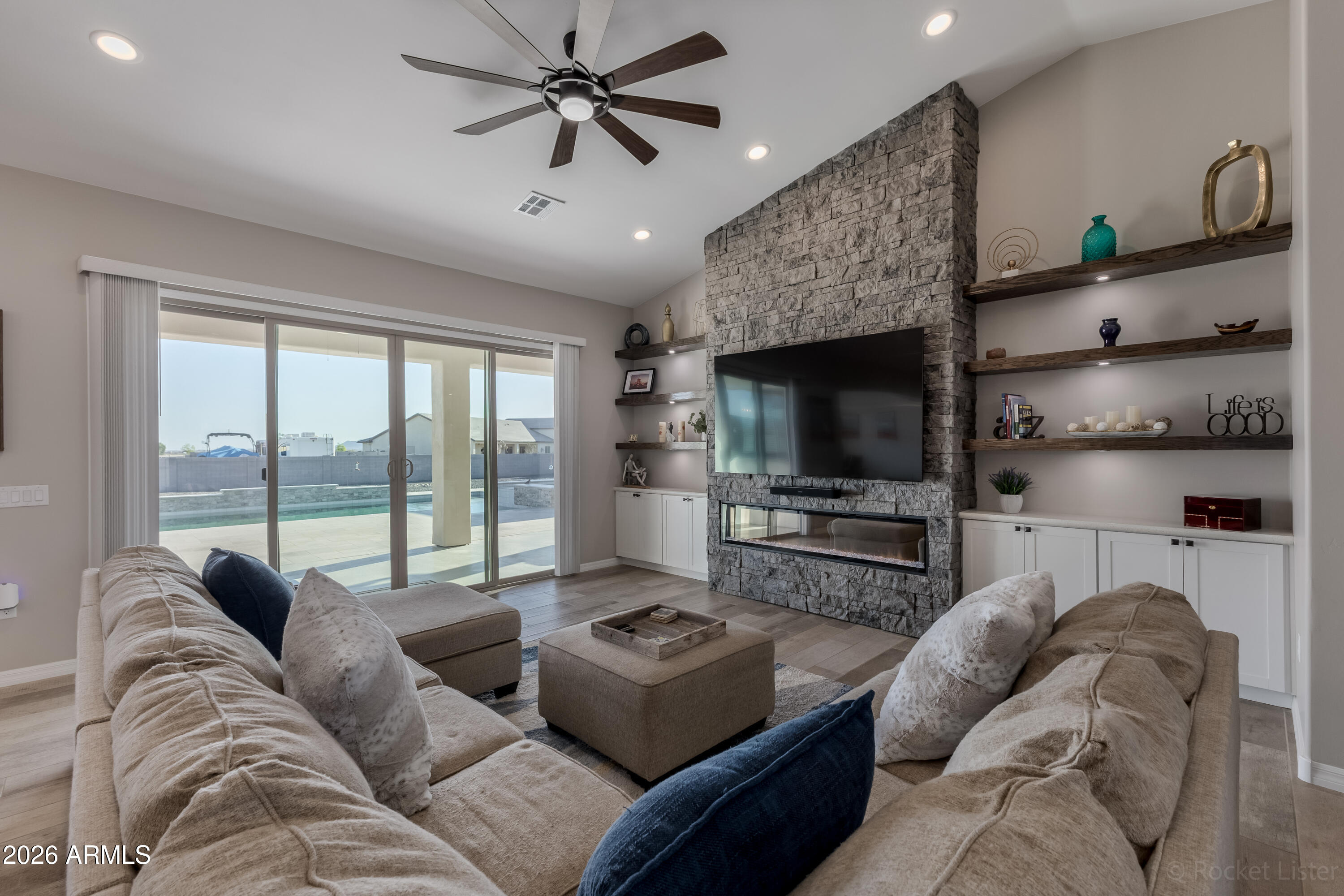 ARROYO VERDE ESTATES - Residential