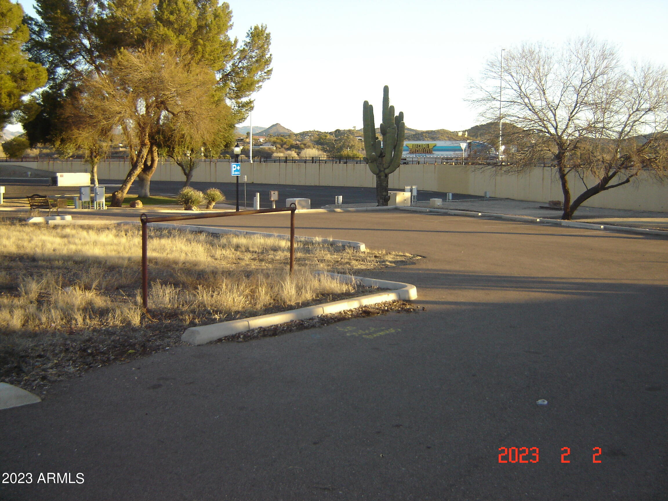 WICKENBURG - Land