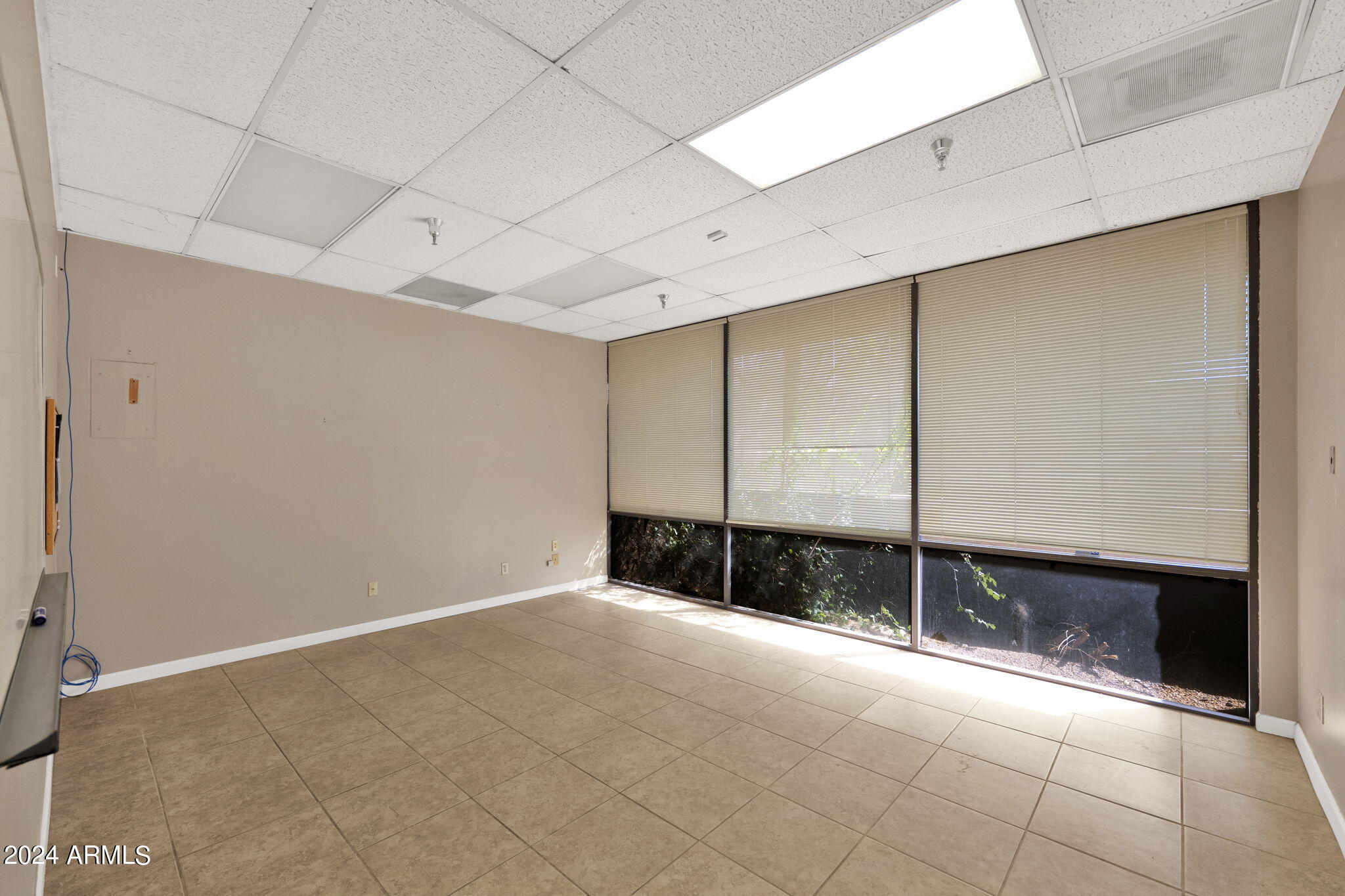 HOHOKAM INDUSTRIAL PARK - Commercial Sale