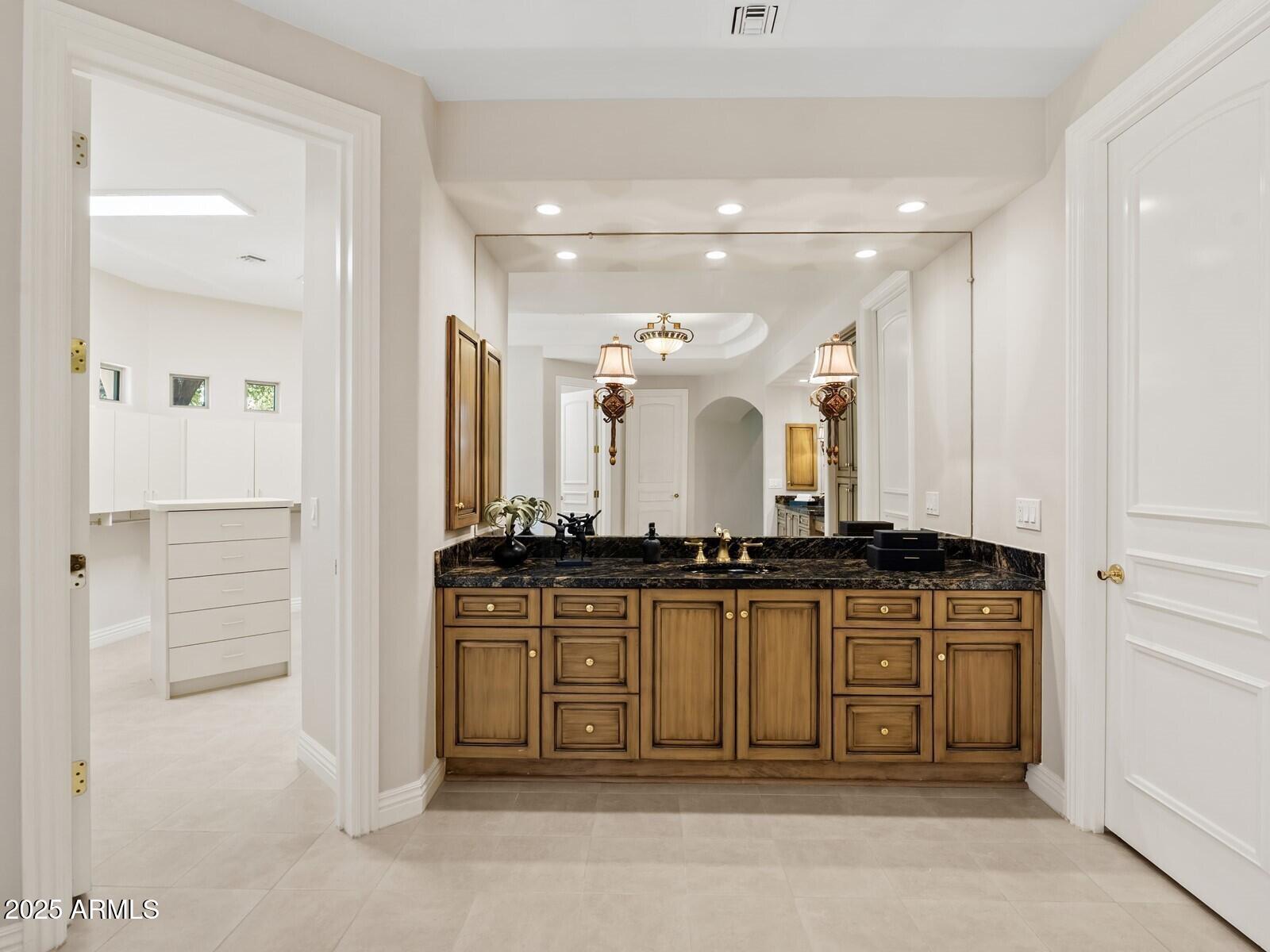 CAMELBACK COUNTRY ESTATES - Residential