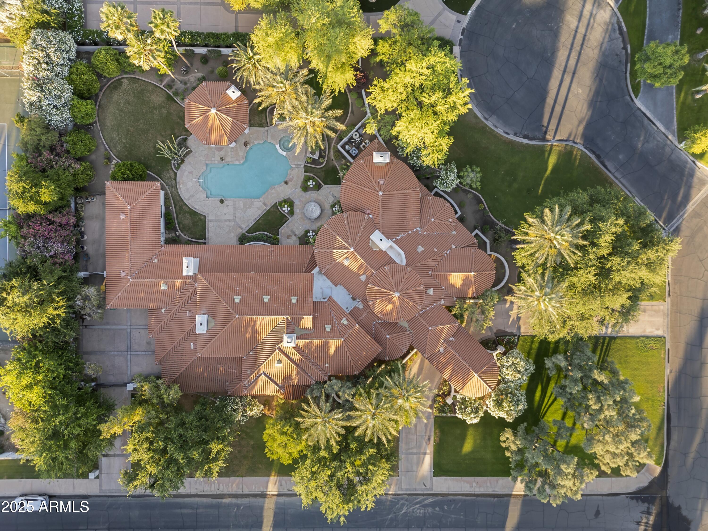CAMELBACK COUNTRY ESTATES - Residential