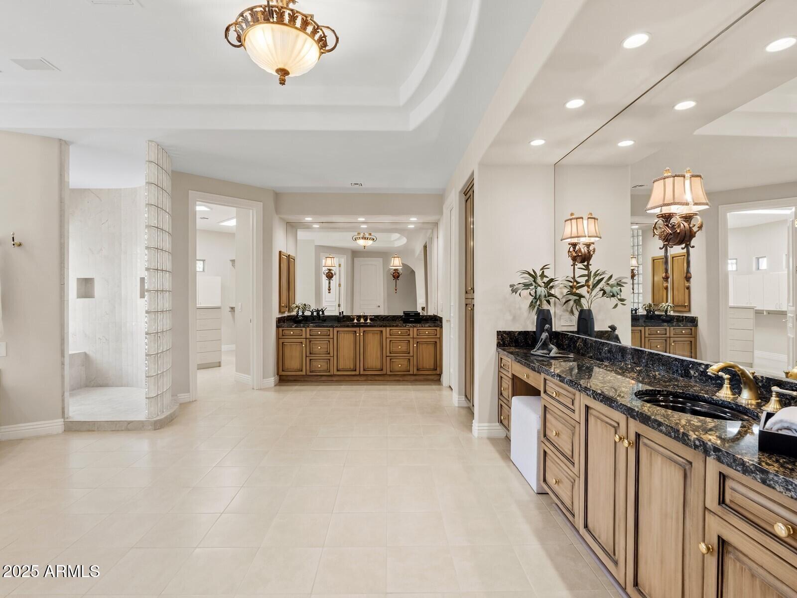 CAMELBACK COUNTRY ESTATES - Residential