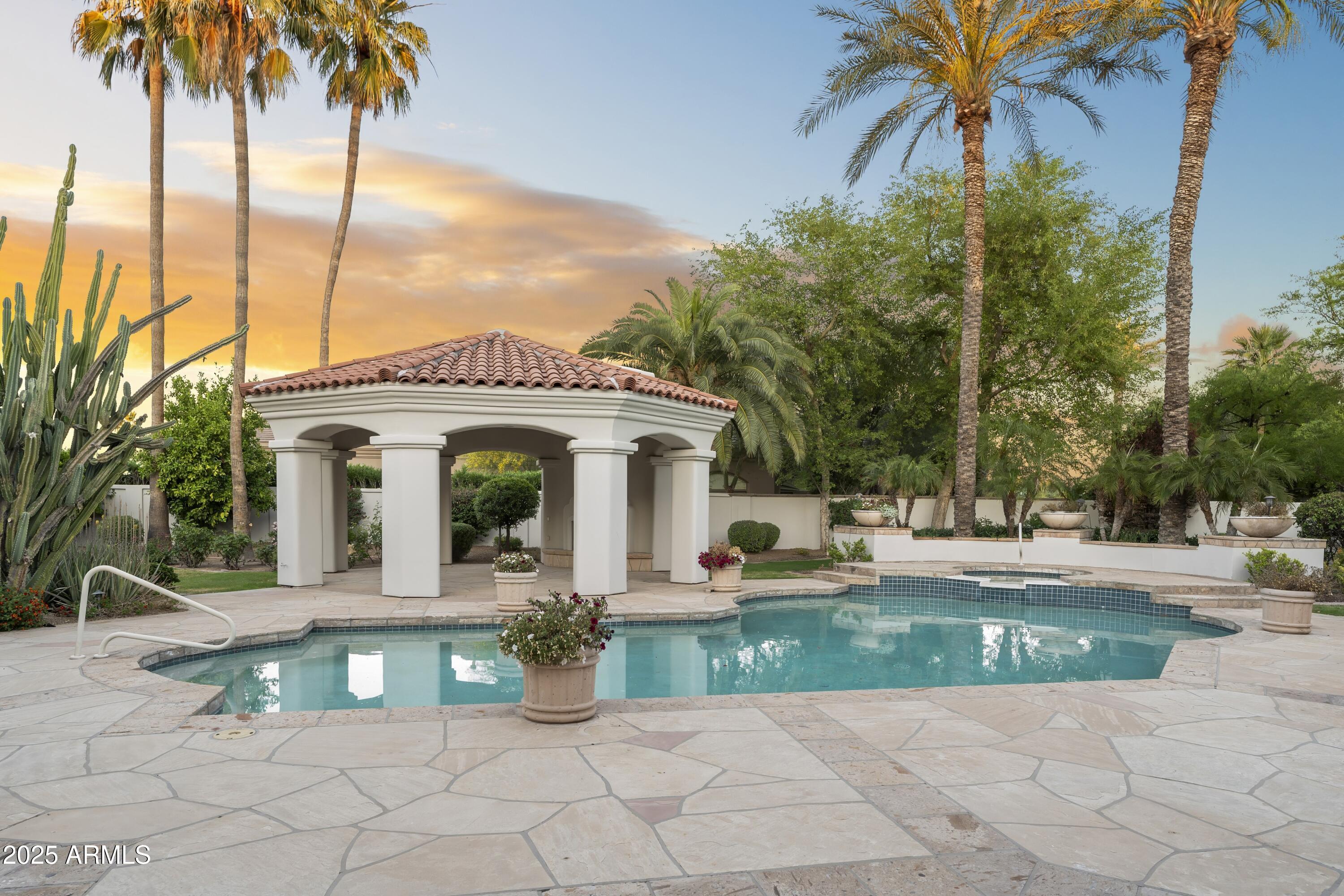 CAMELBACK COUNTRY ESTATES - Residential