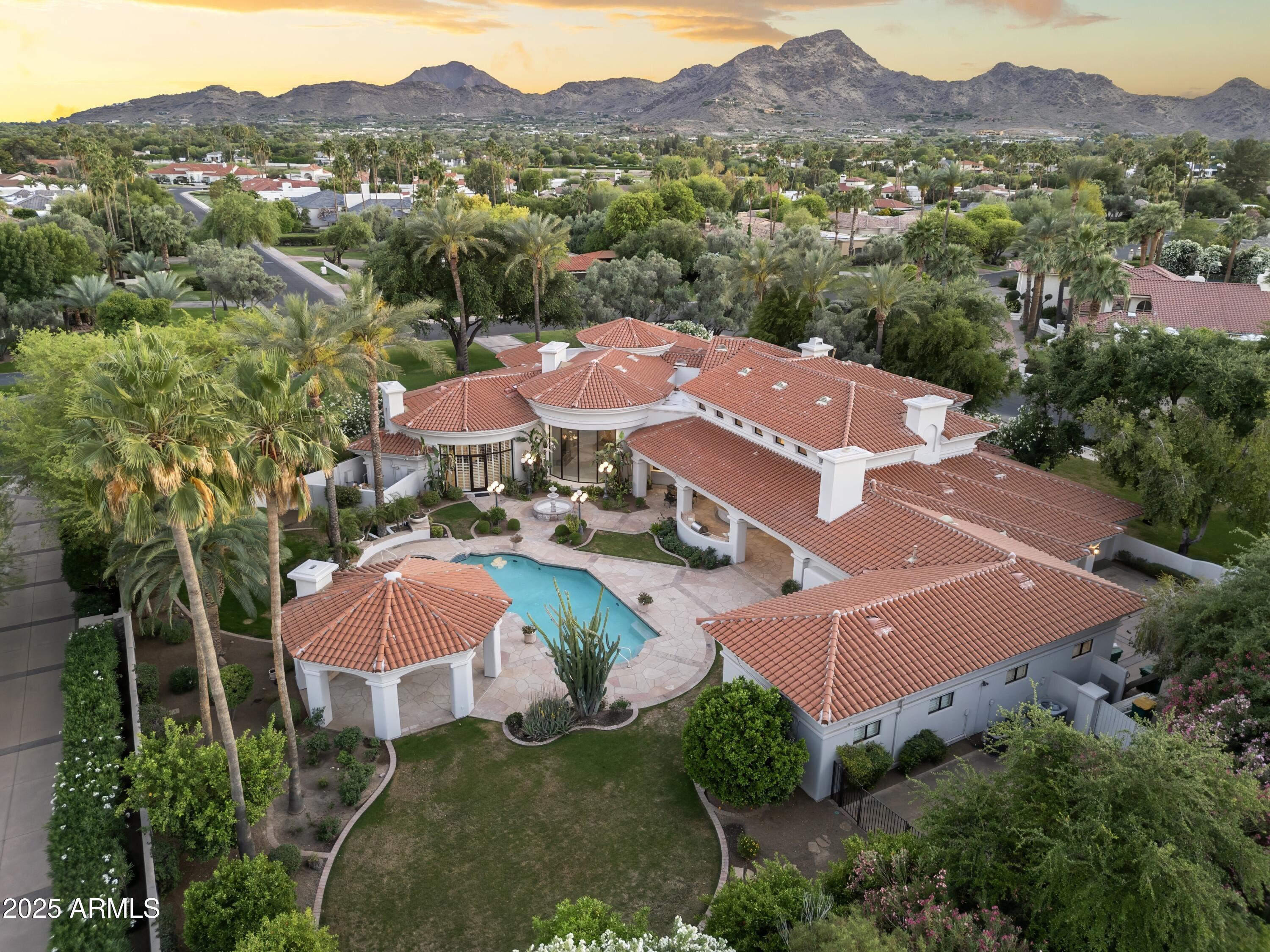 CAMELBACK COUNTRY ESTATES - Residential