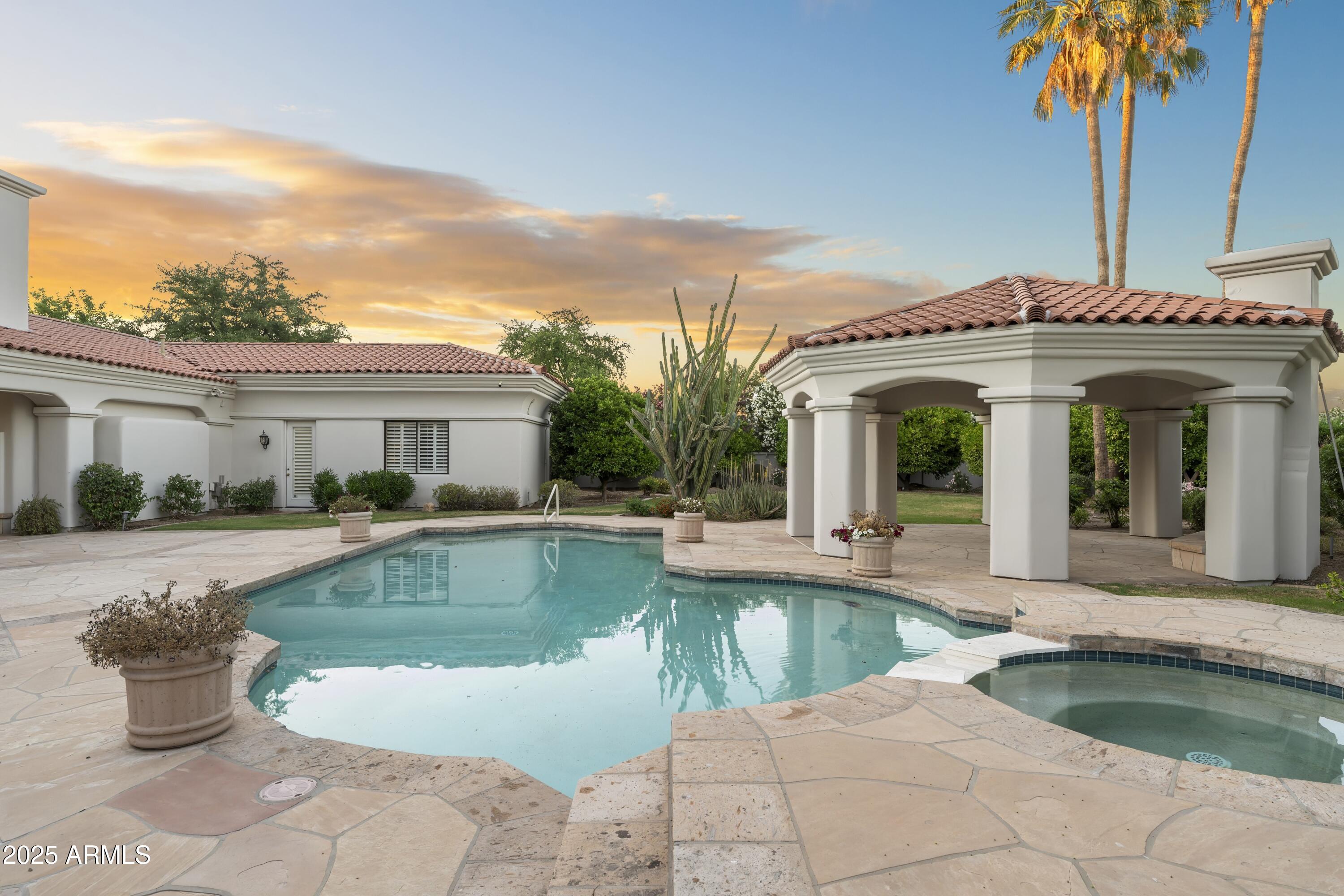 CAMELBACK COUNTRY ESTATES - Residential